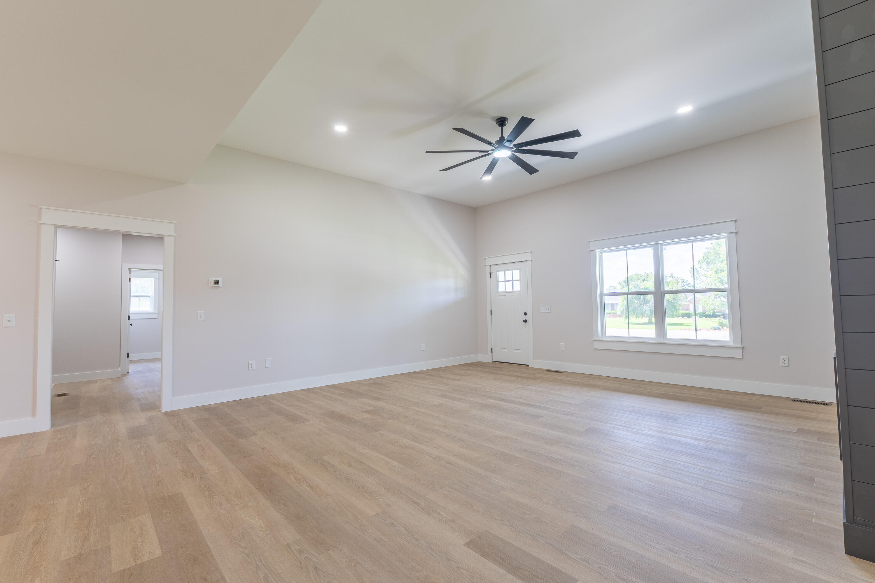 118 Runway Boulevard Property Photo 14