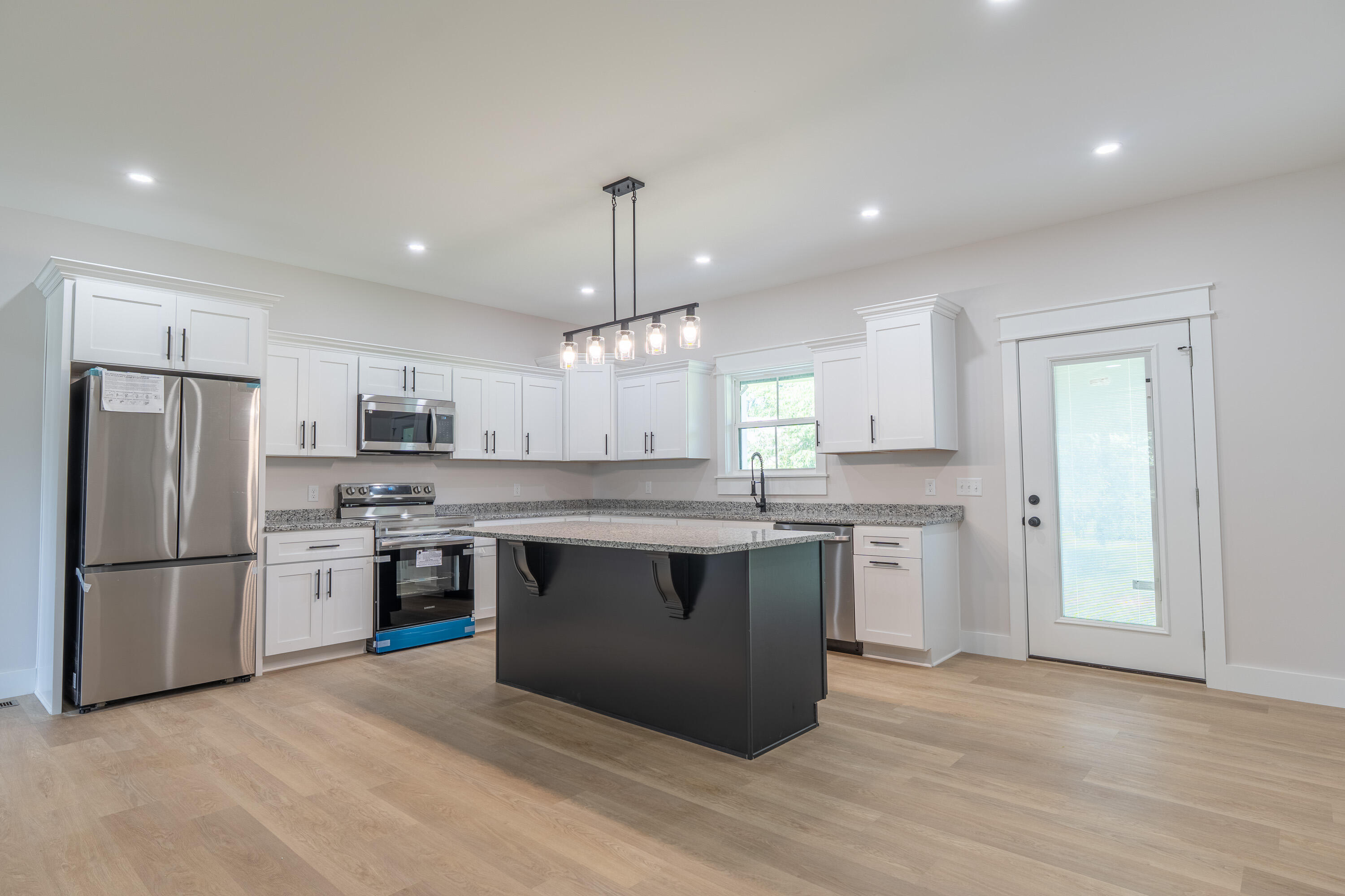 118 Runway Boulevard Property Photo 16