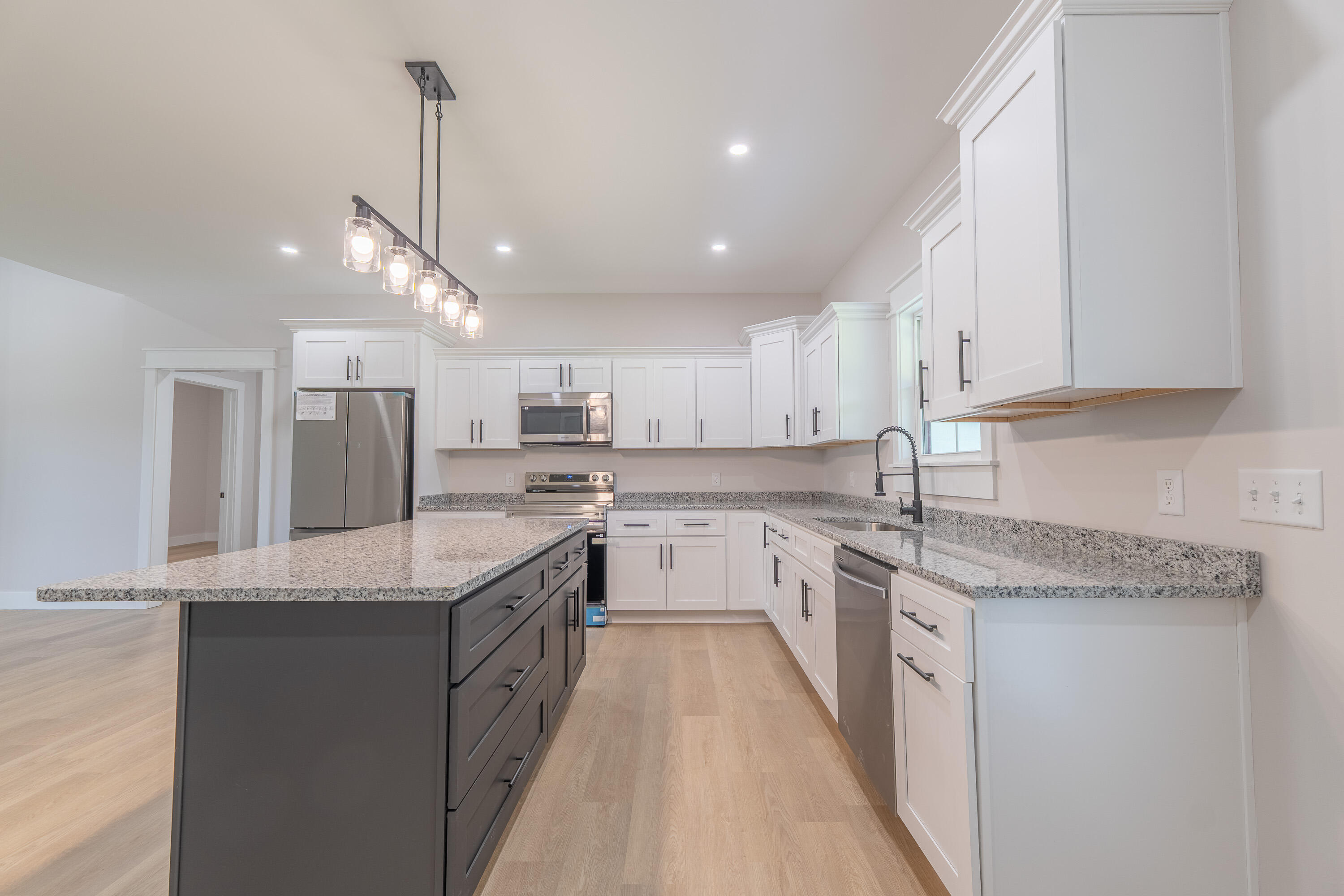 118 Runway Boulevard Property Photo 18