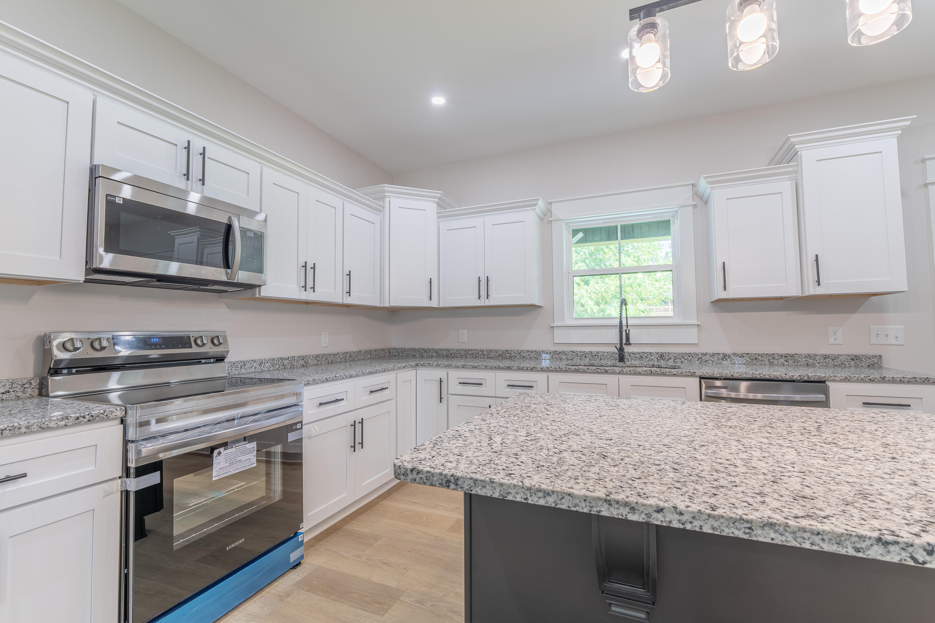 118 Runway Boulevard Property Photo 21