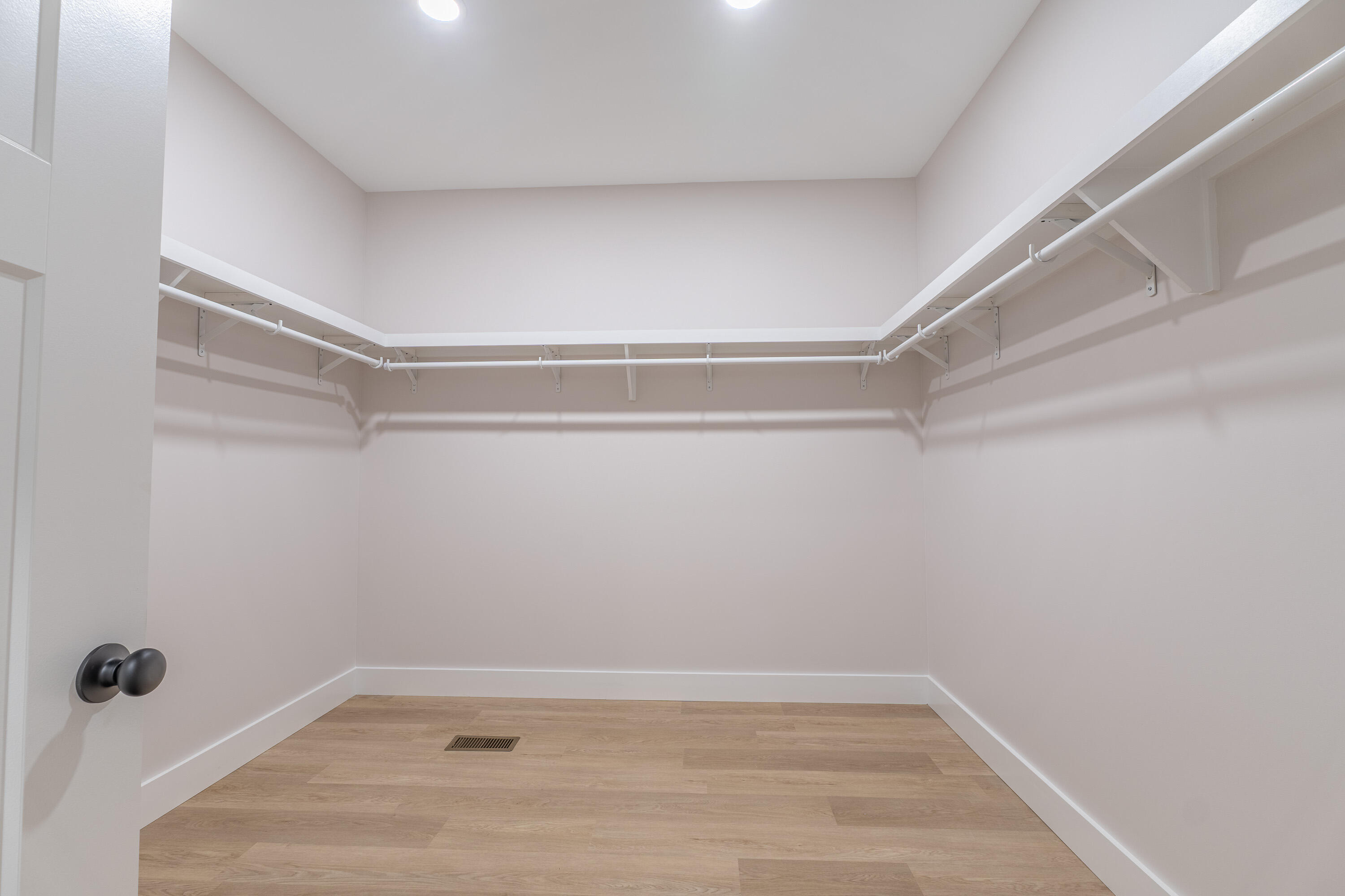 118 Runway Boulevard Property Photo 28