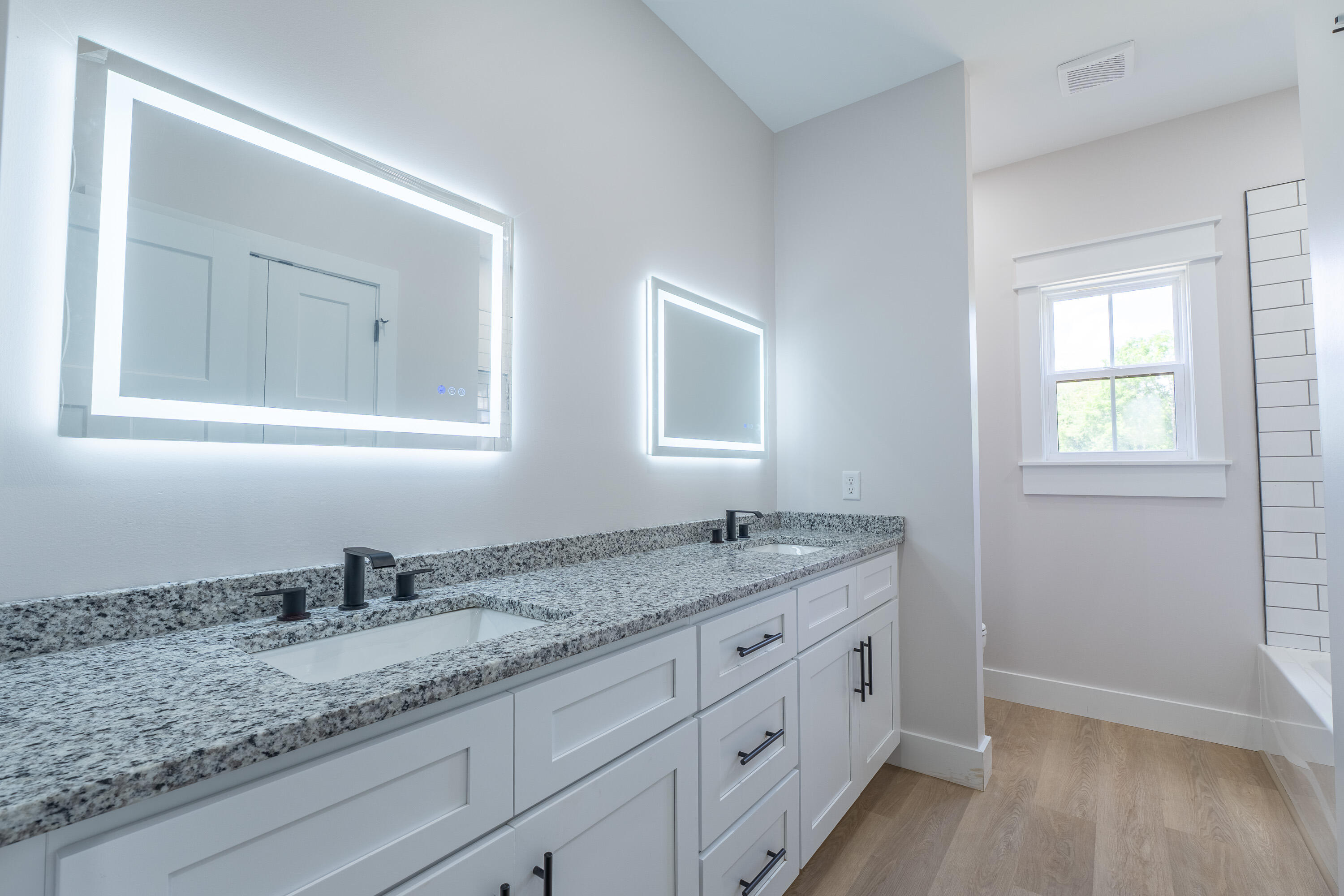 118 Runway Boulevard Property Photo 30