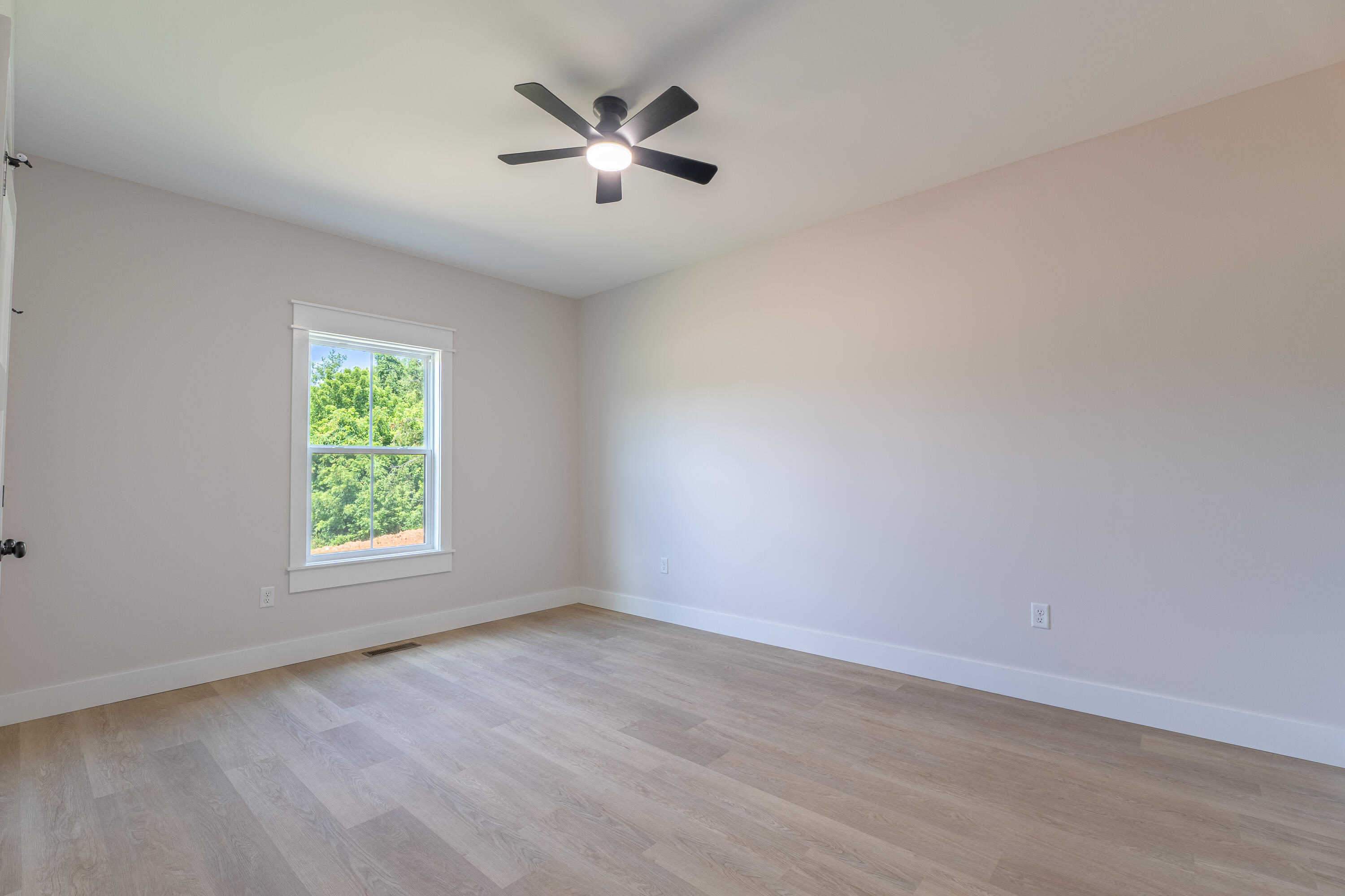 118 Runway Boulevard Property Photo 32