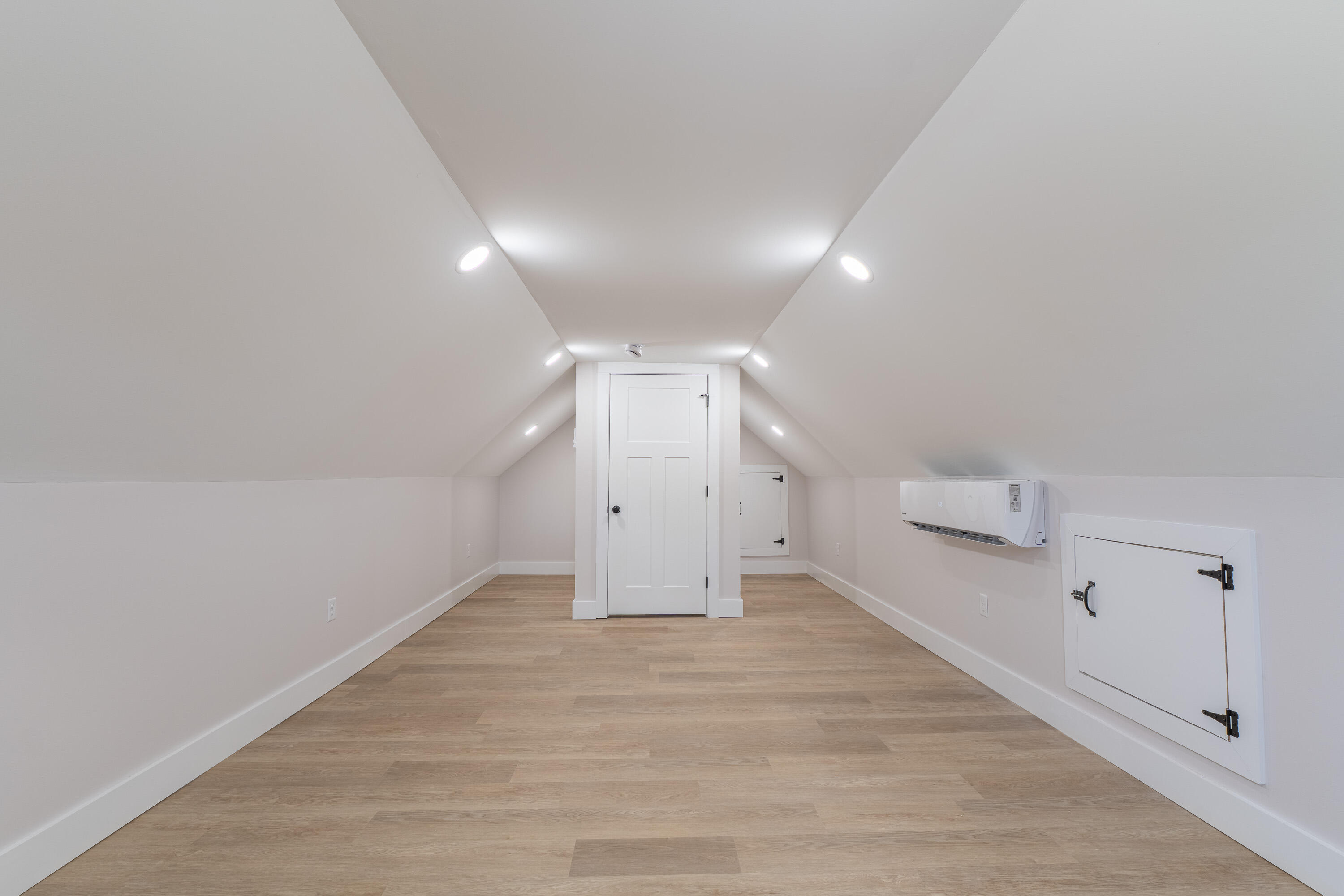 118 Runway Boulevard Property Photo 38