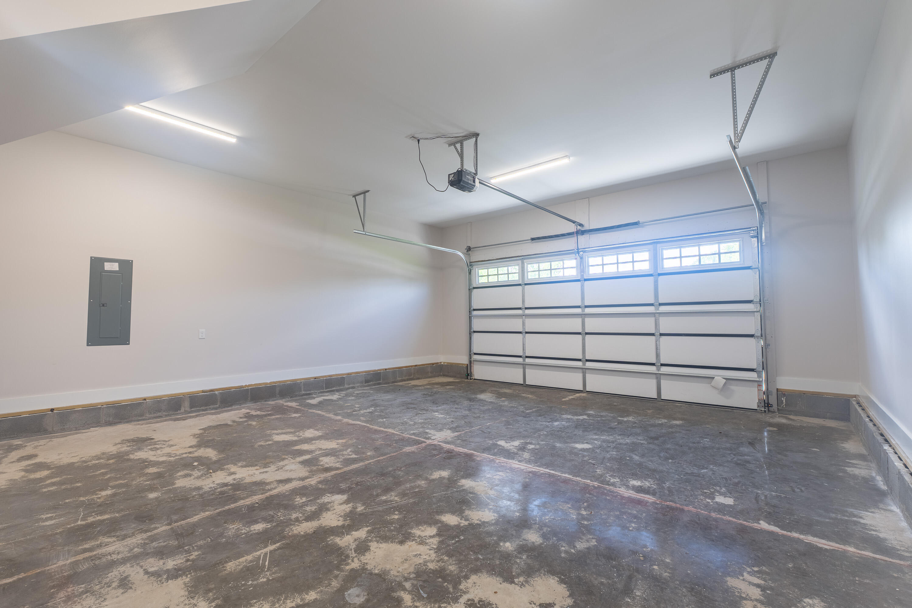 118 Runway Boulevard Property Photo 39