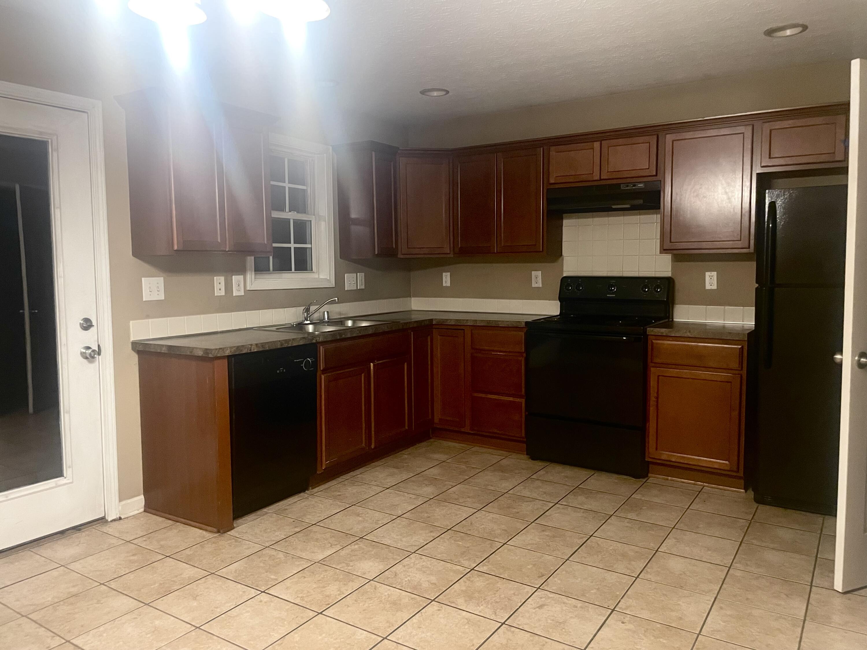 997 Sugarbush Trail Property Photo 4