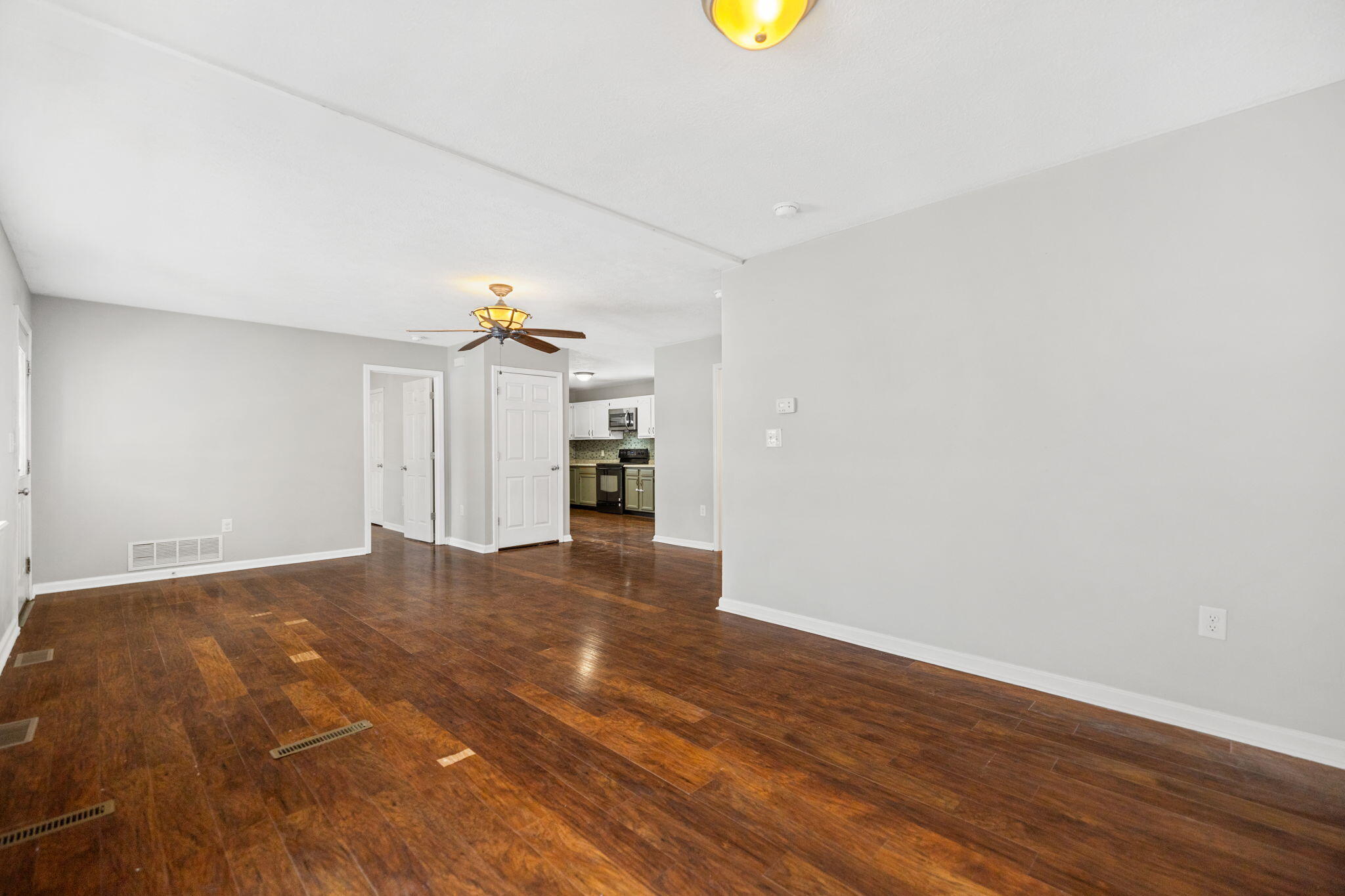 211 Willow Street Property Photo 4