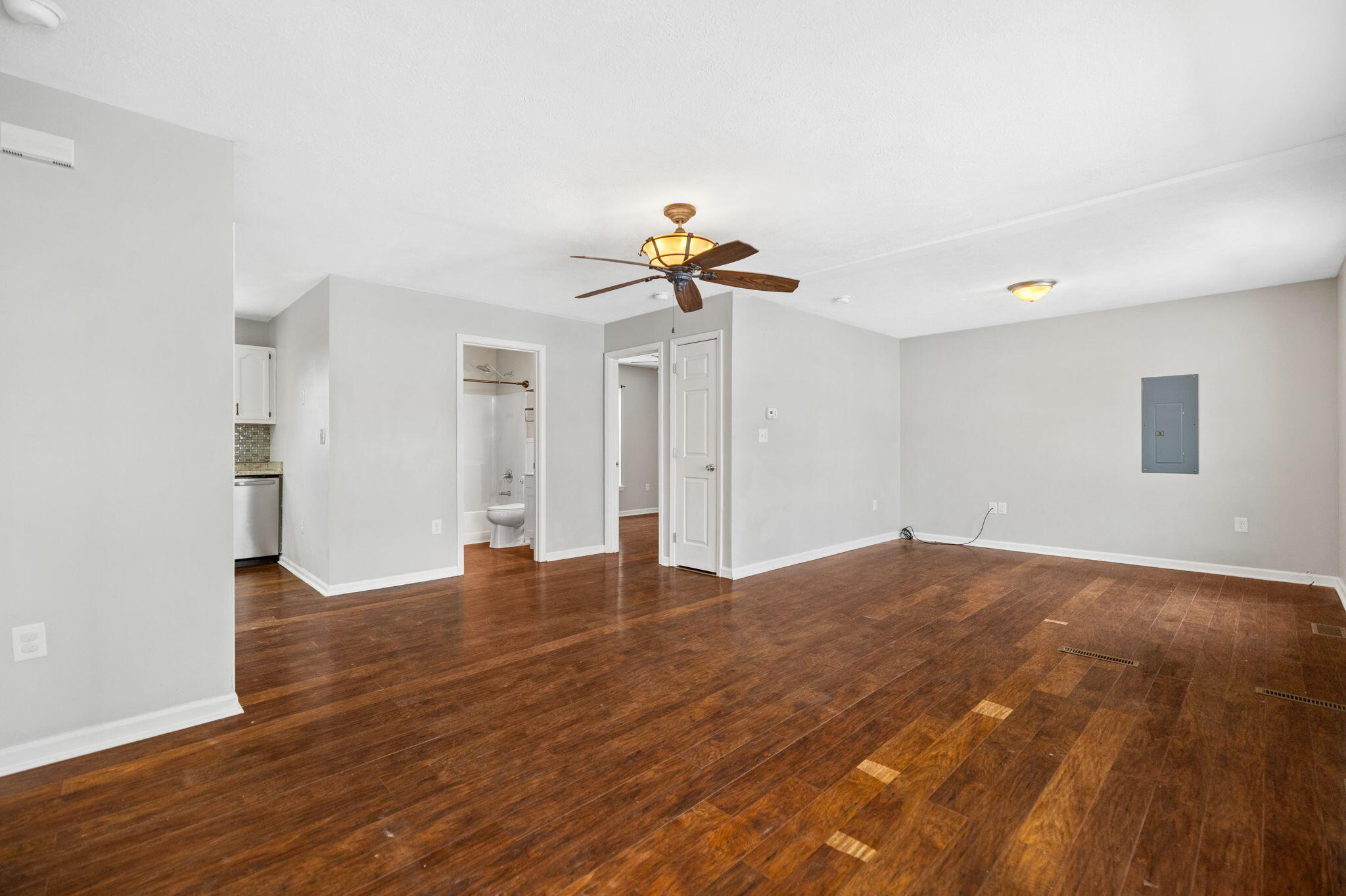 211 Willow Street Property Photo 9