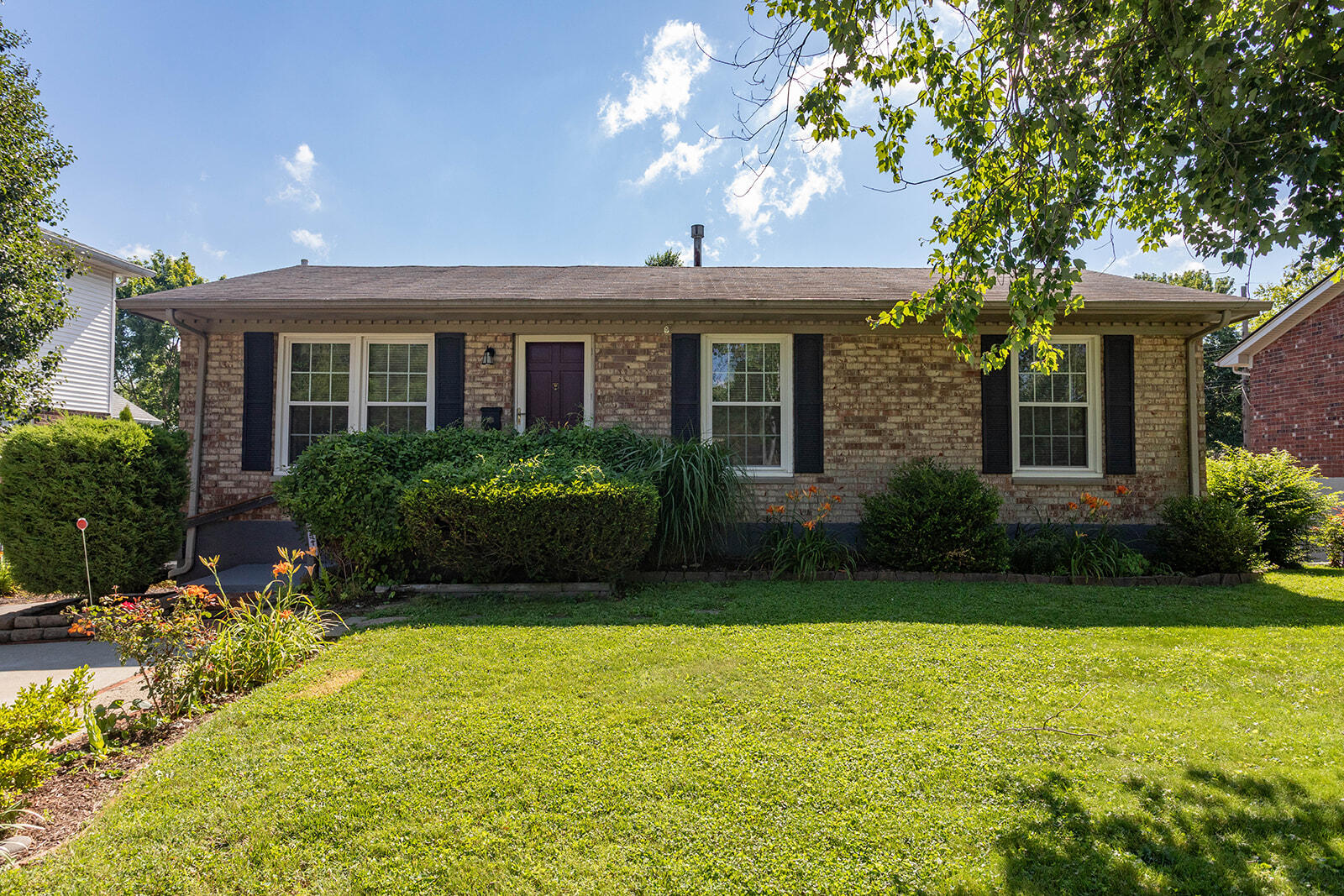 3516 Camelot Drive Property Photo 1
