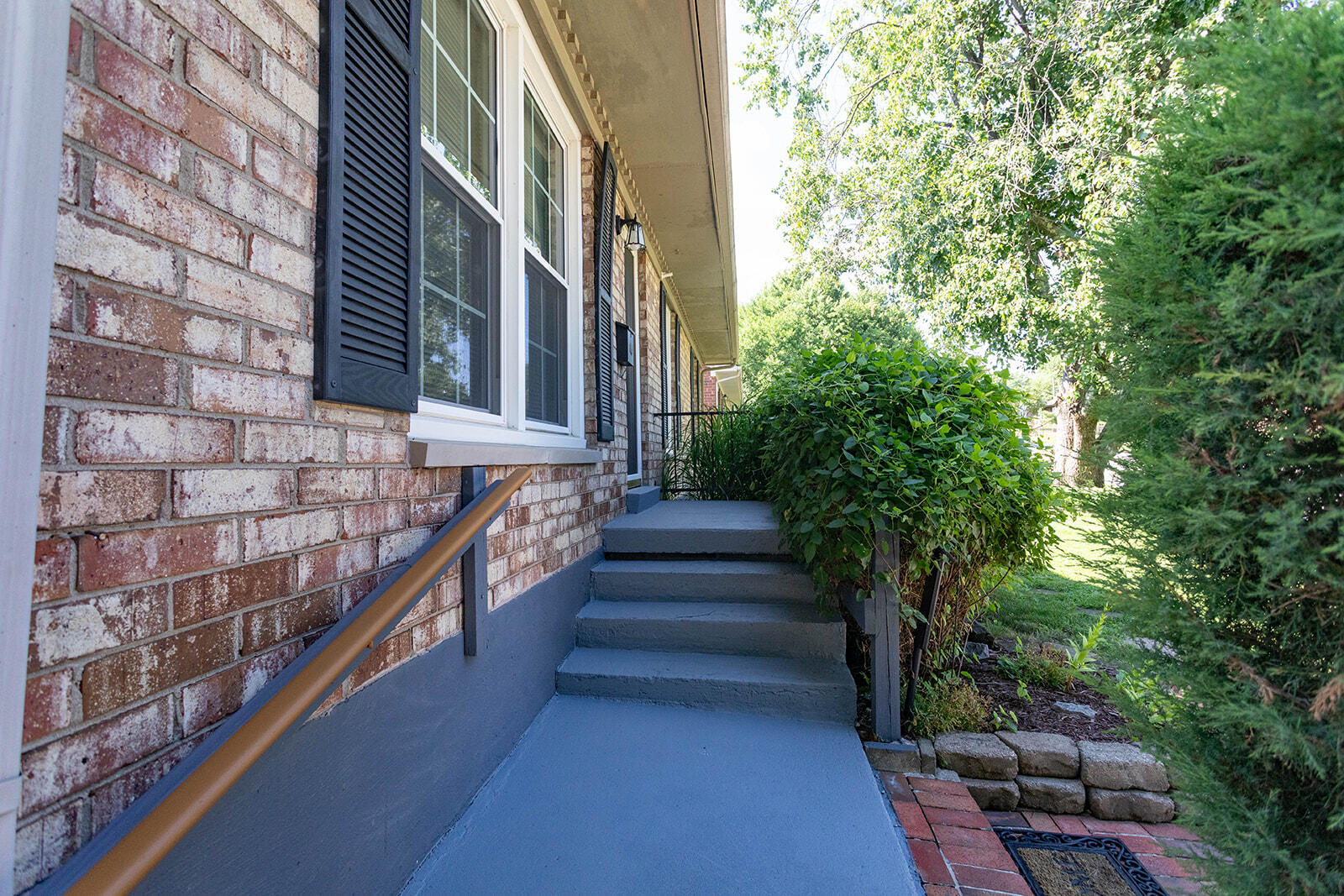 3516 Camelot Drive Property Photo 3