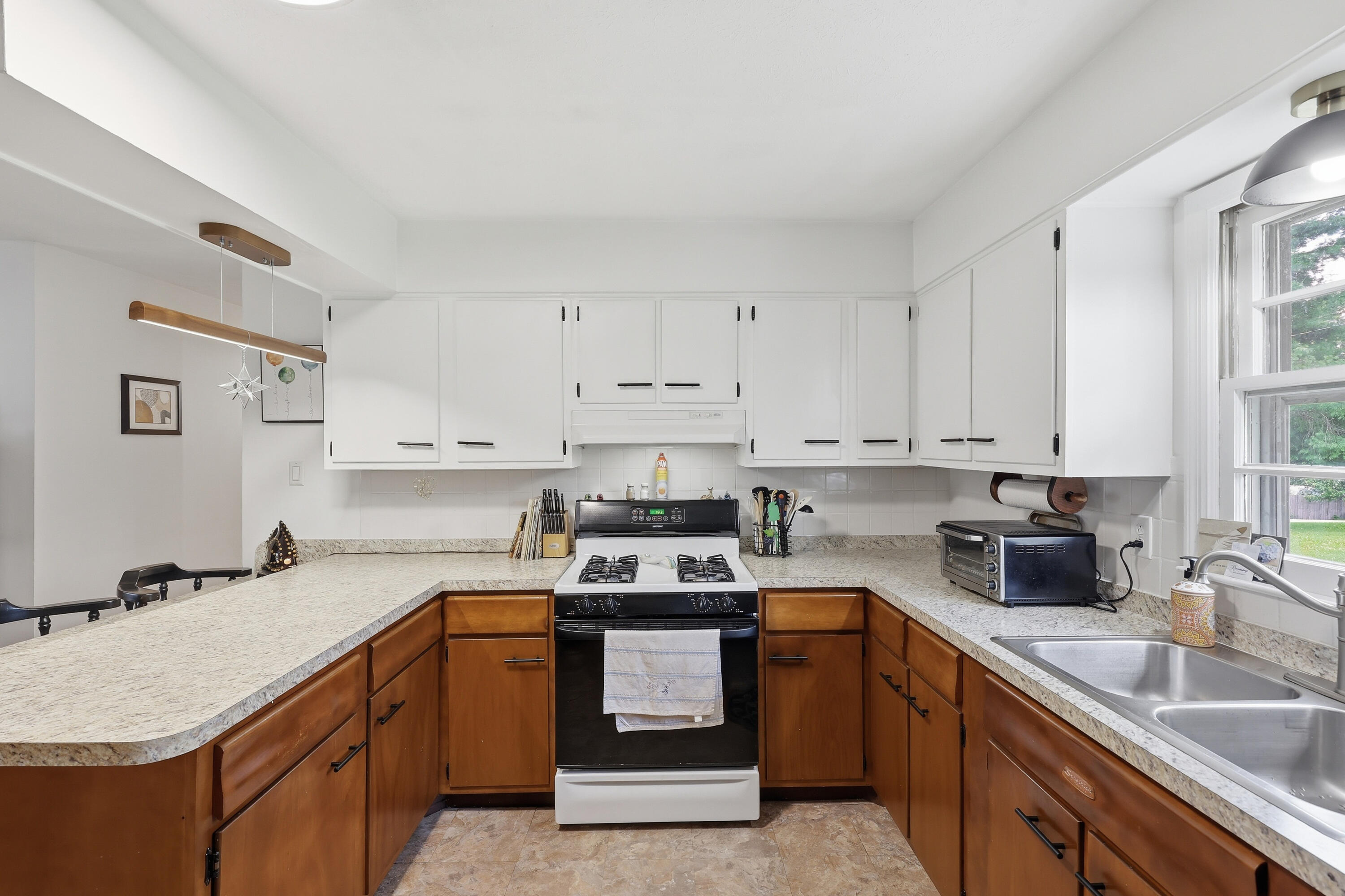 220 Forrest Drive Property Photo 3