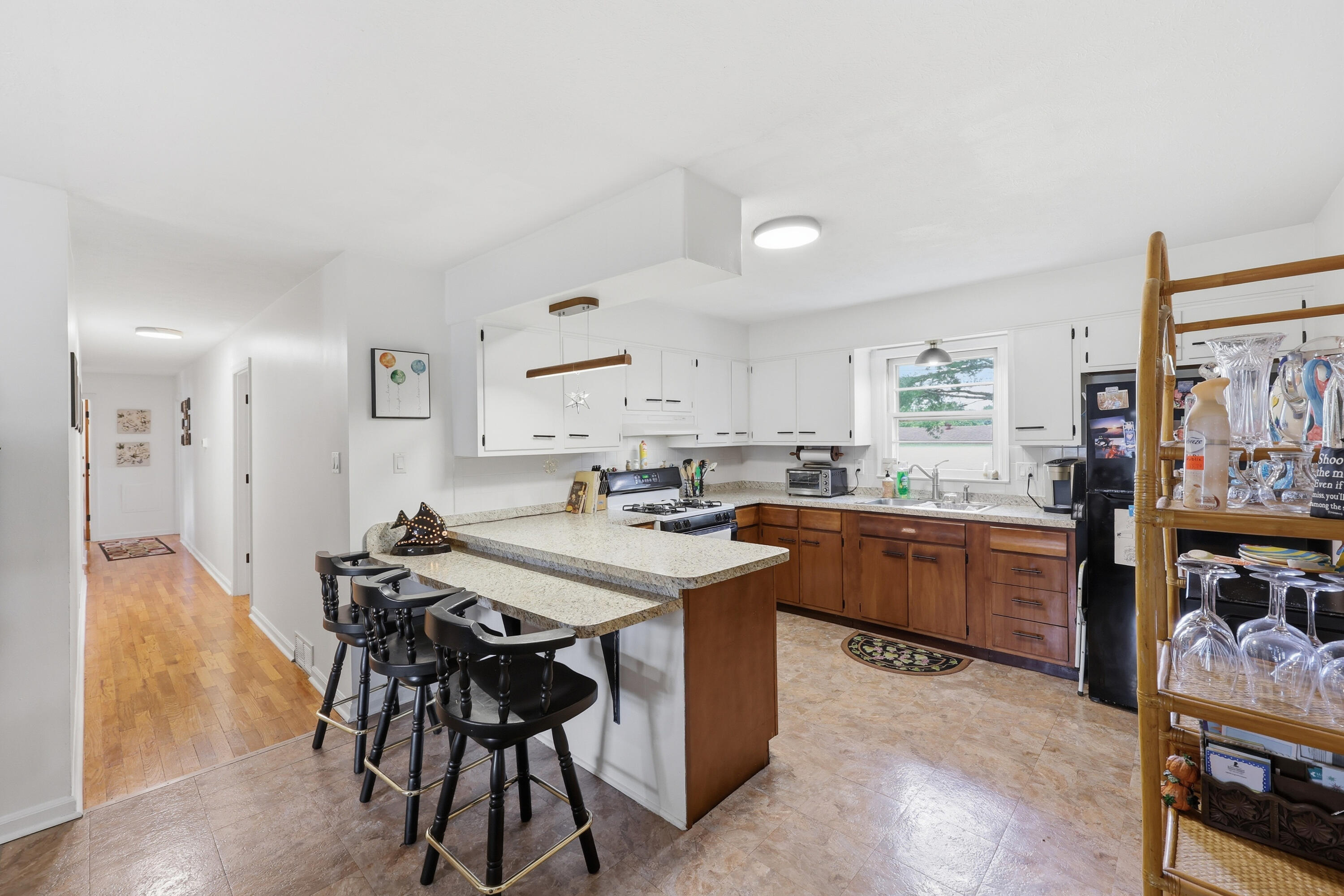 220 Forrest Drive Property Photo 14