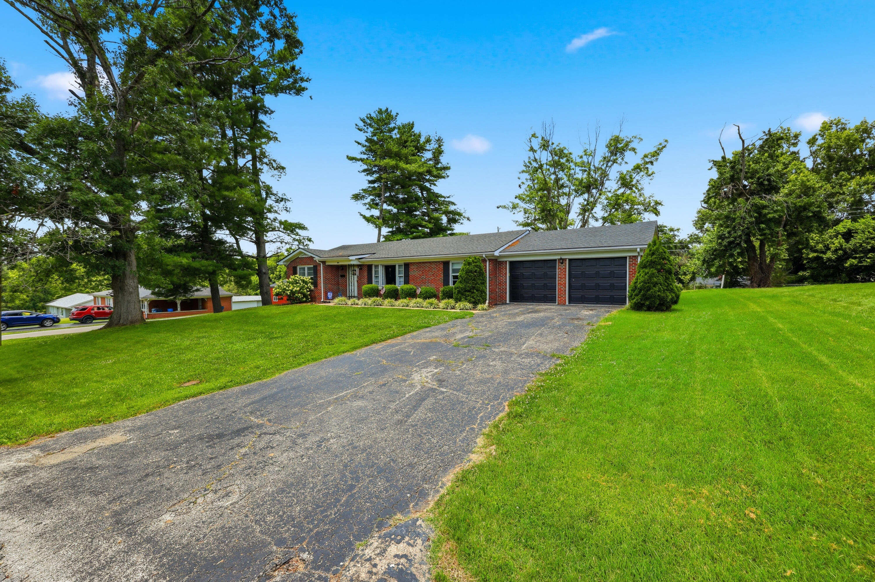 220 Forrest Drive Property Photo 36