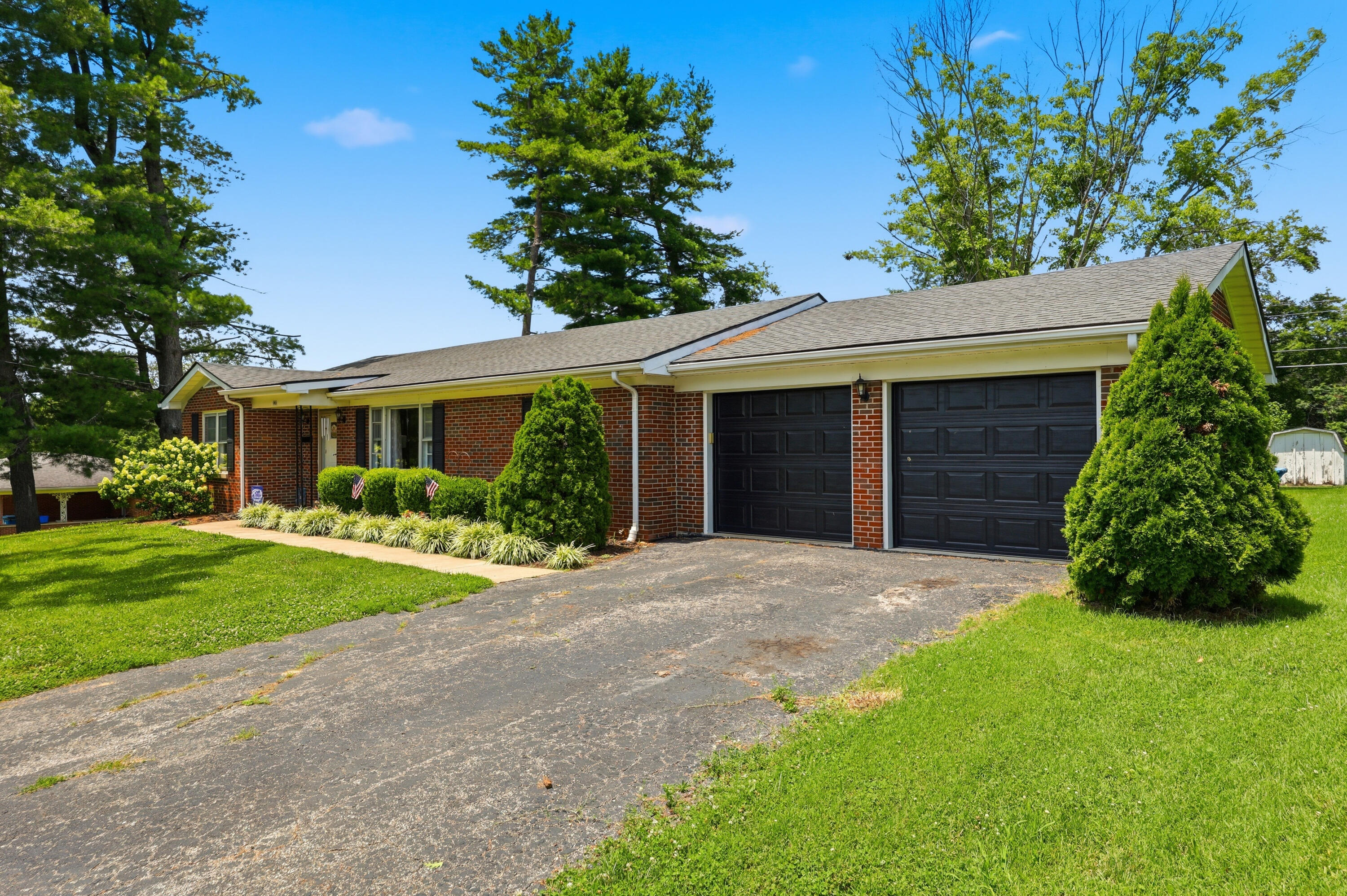 220 Forrest Drive Property Photo 41