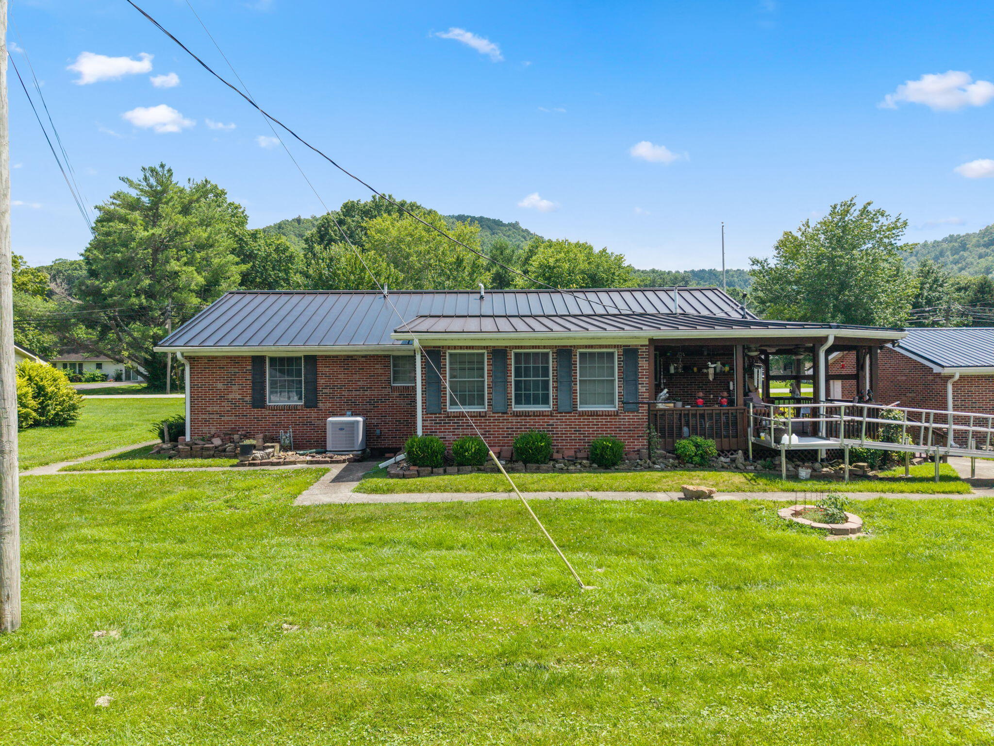 1178 E College Avenue Property Photo 9