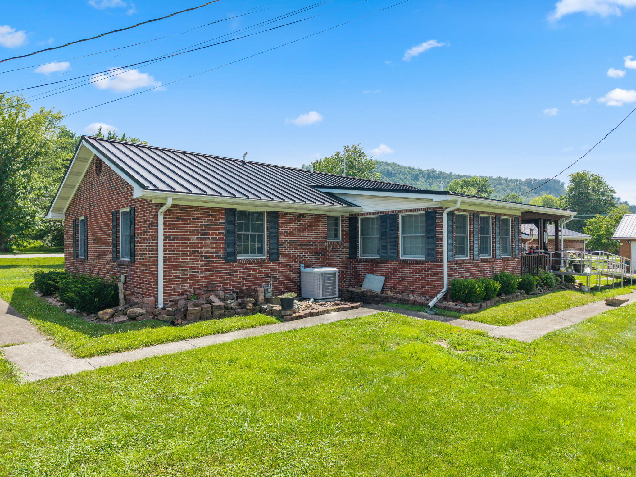1178 E College Avenue Property Photo 10