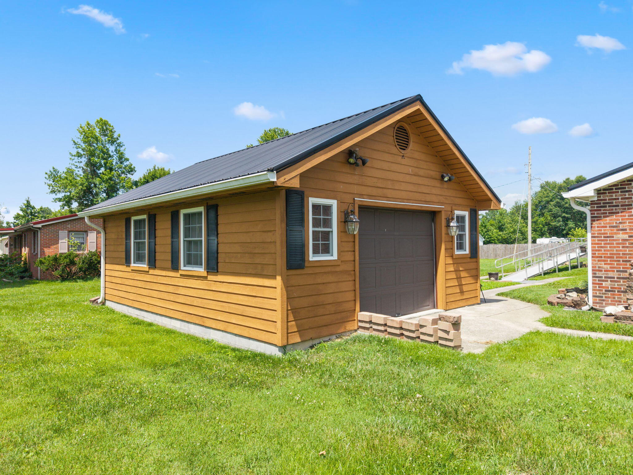 1178 E College Avenue Property Photo 11