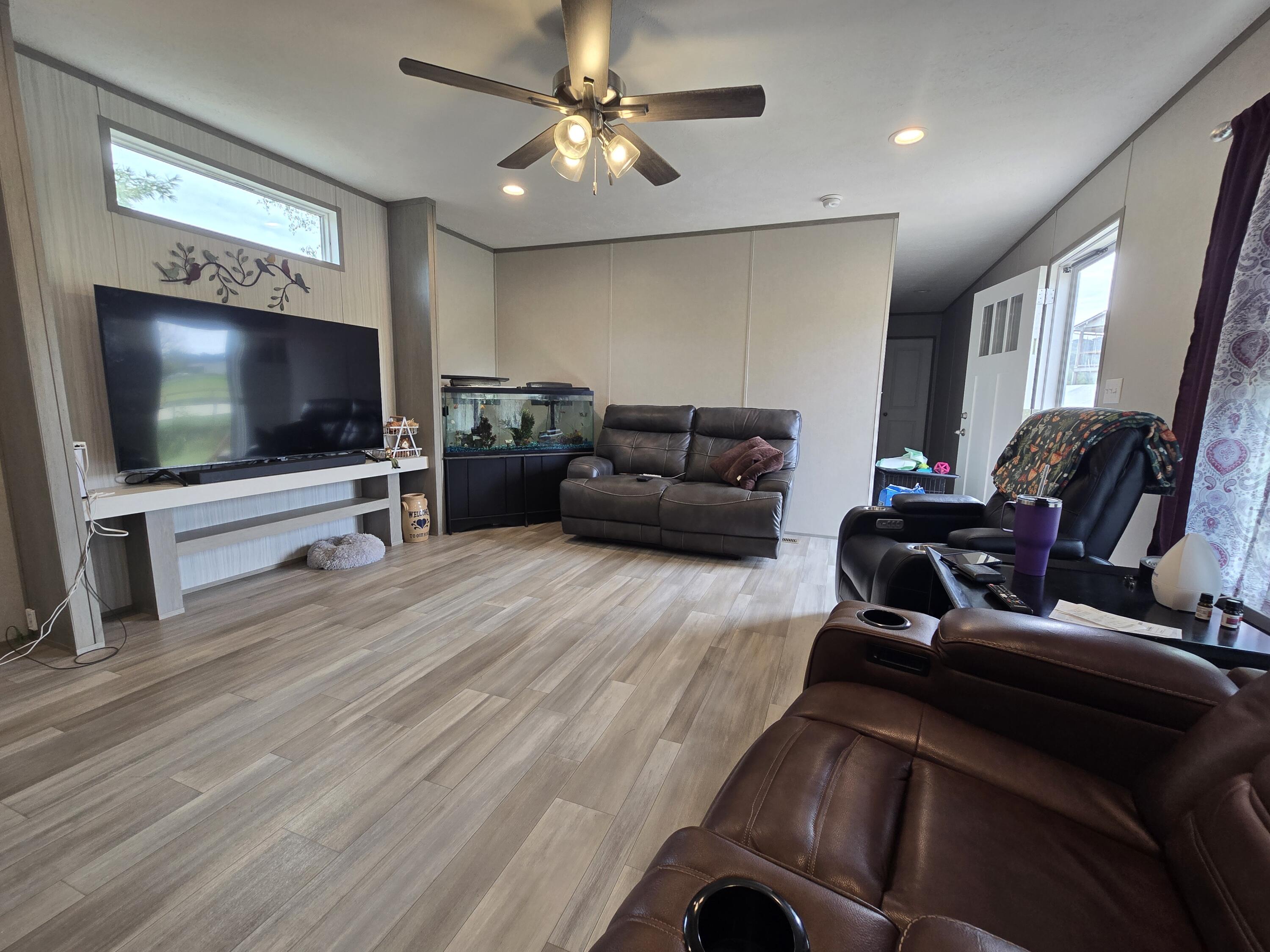 7408 N 11 Highway Property Photo 3