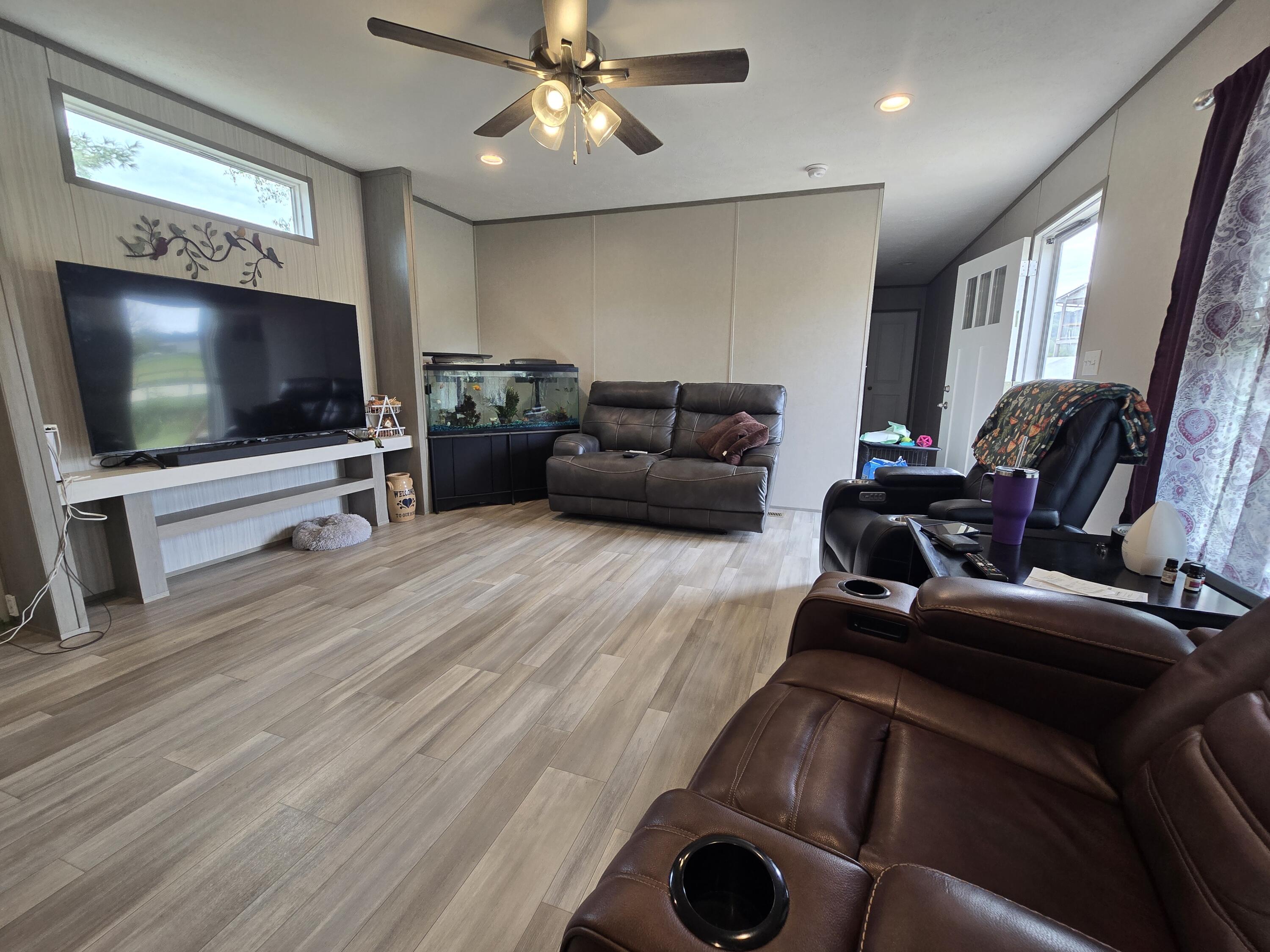 7408 N 11 Highway Property Photo 4