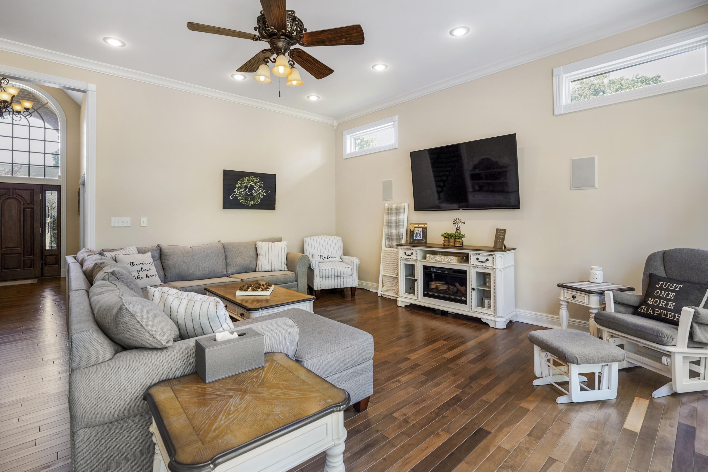 250 Summer Breeze Drive Property Photo 13