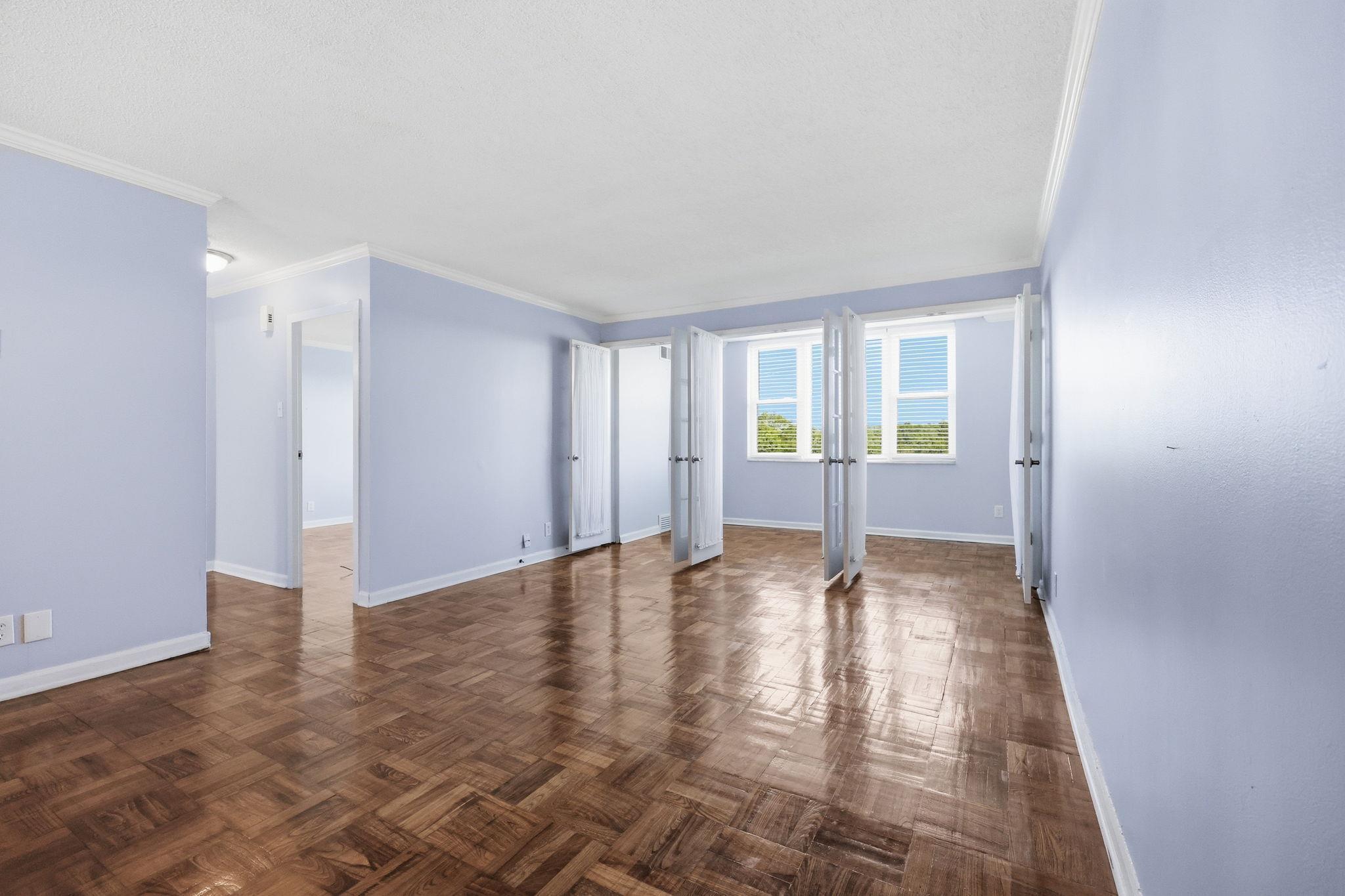 101 S Hanover Avenue 8d Property Photo 6