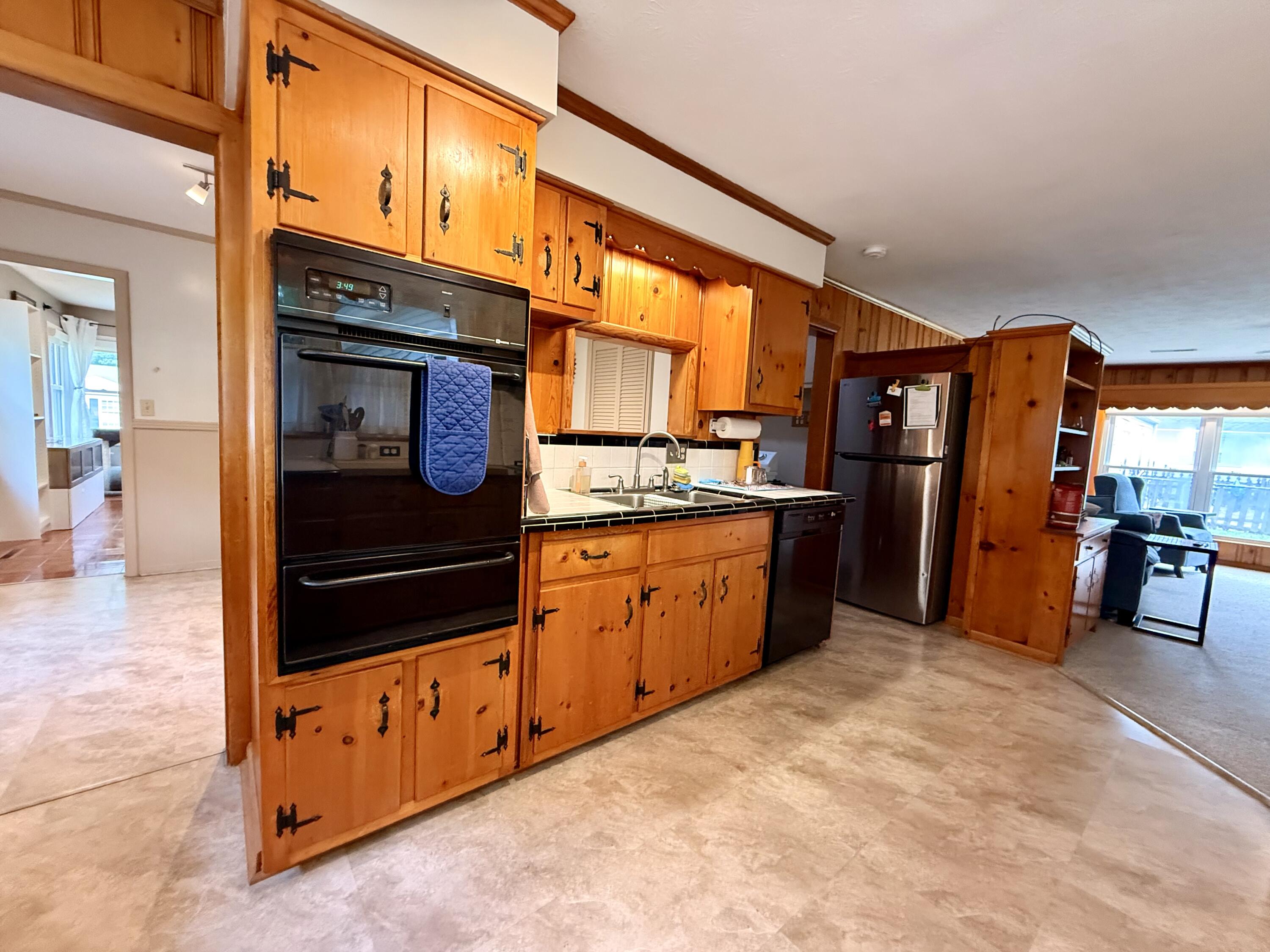 3219 Lorine Lane Property Photo 6