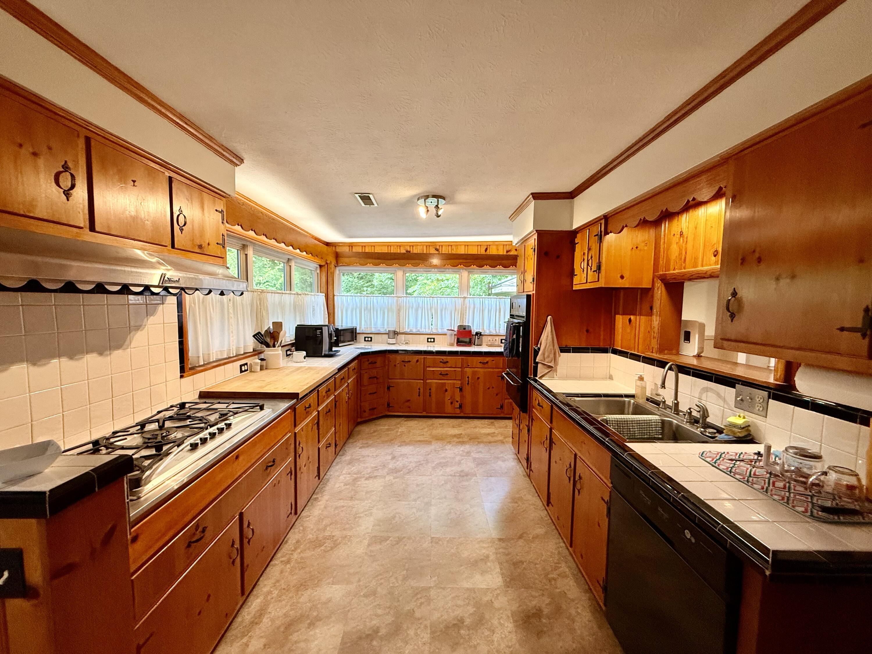 3219 Lorine Lane Property Photo 7
