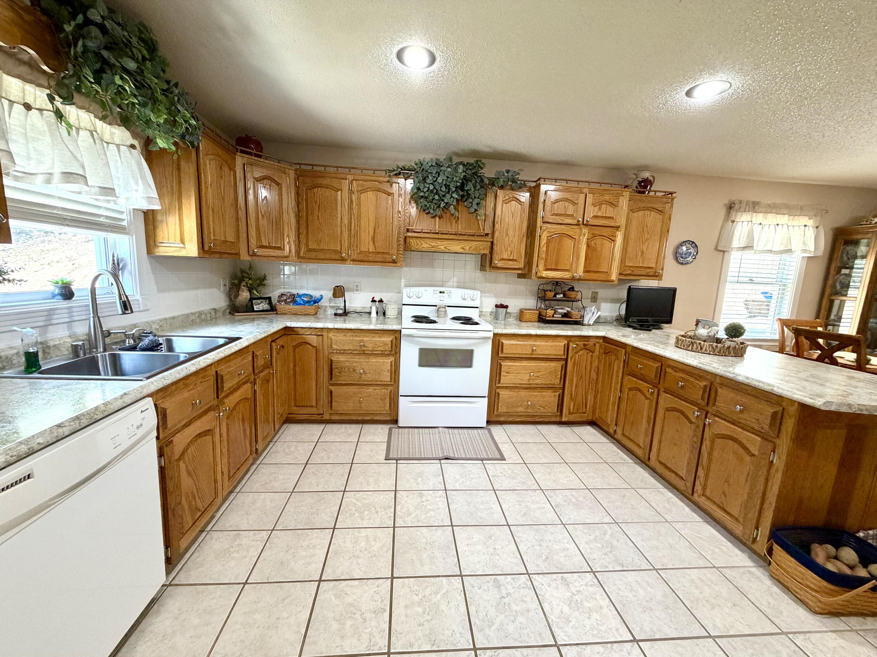 55 E Highway 577 Property Photo 14