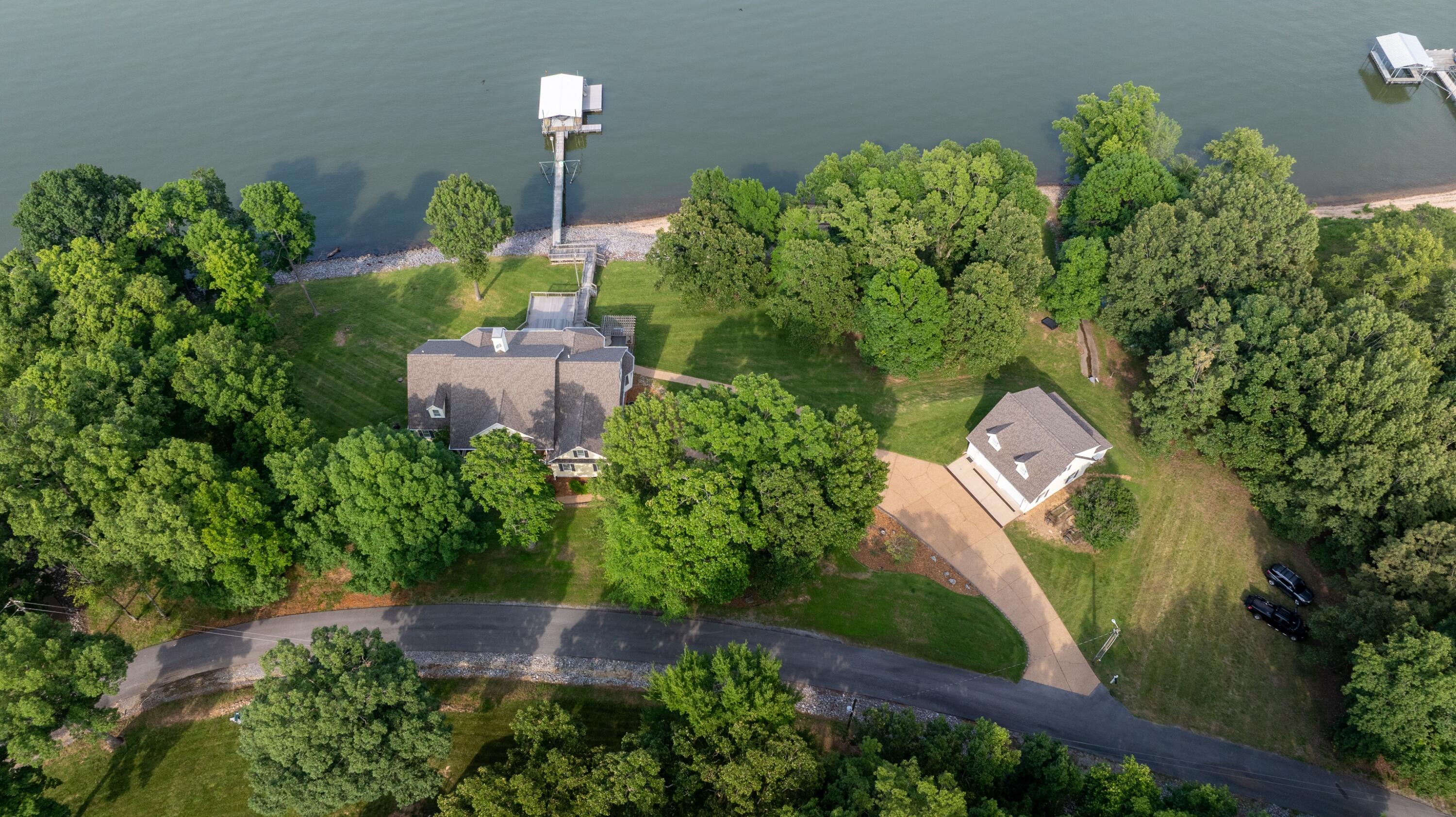 129 Wayne Circle Property Photo 4