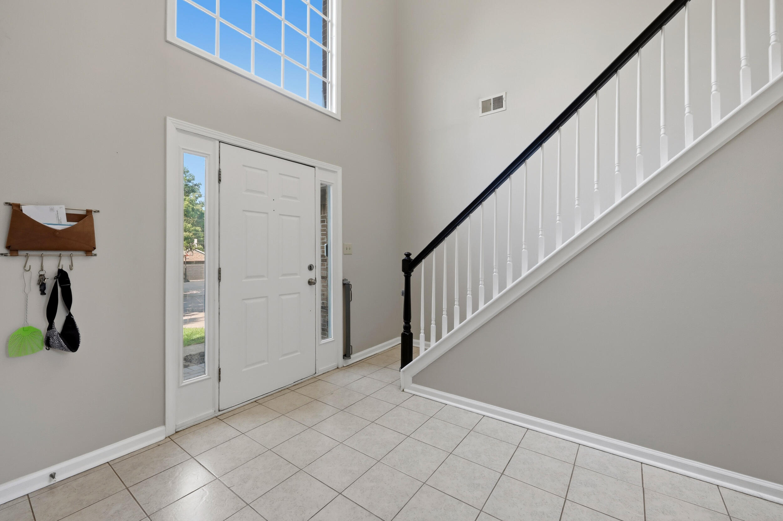 473 Amberley Drive Property Photo 6