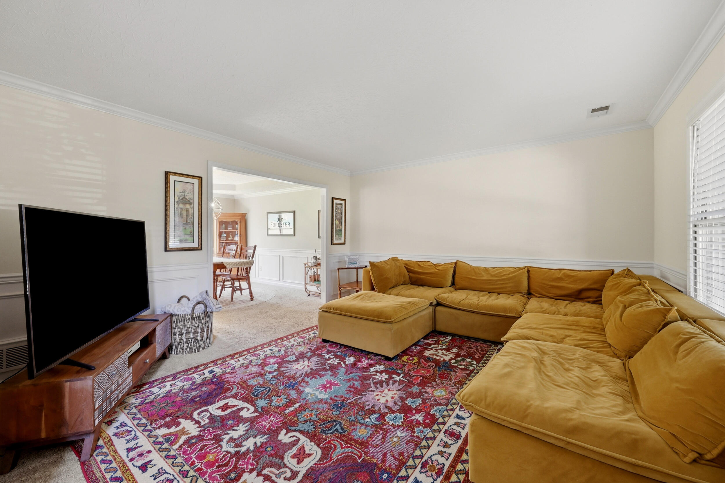 473 Amberley Drive Property Photo 7
