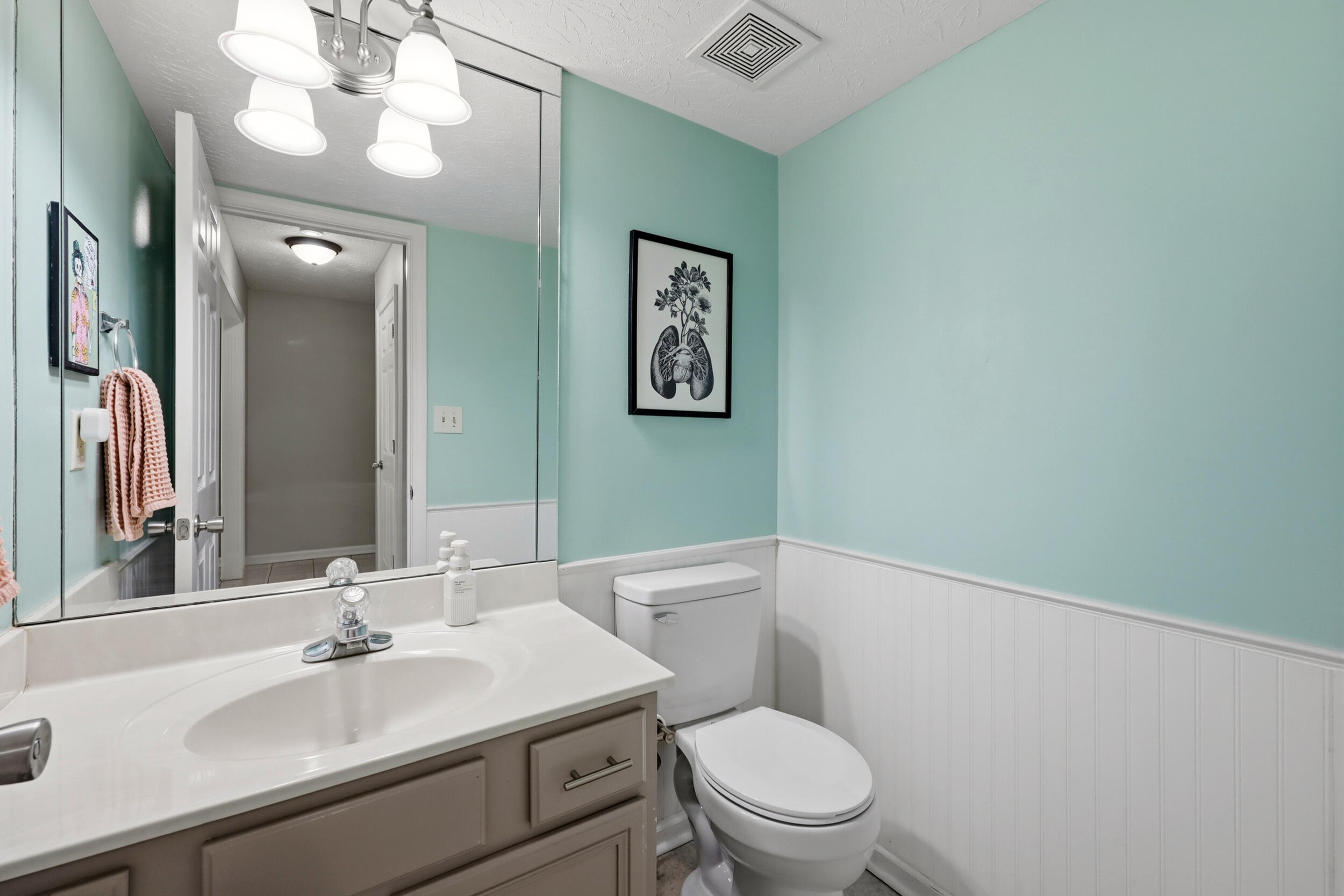 473 Amberley Drive Property Photo 12