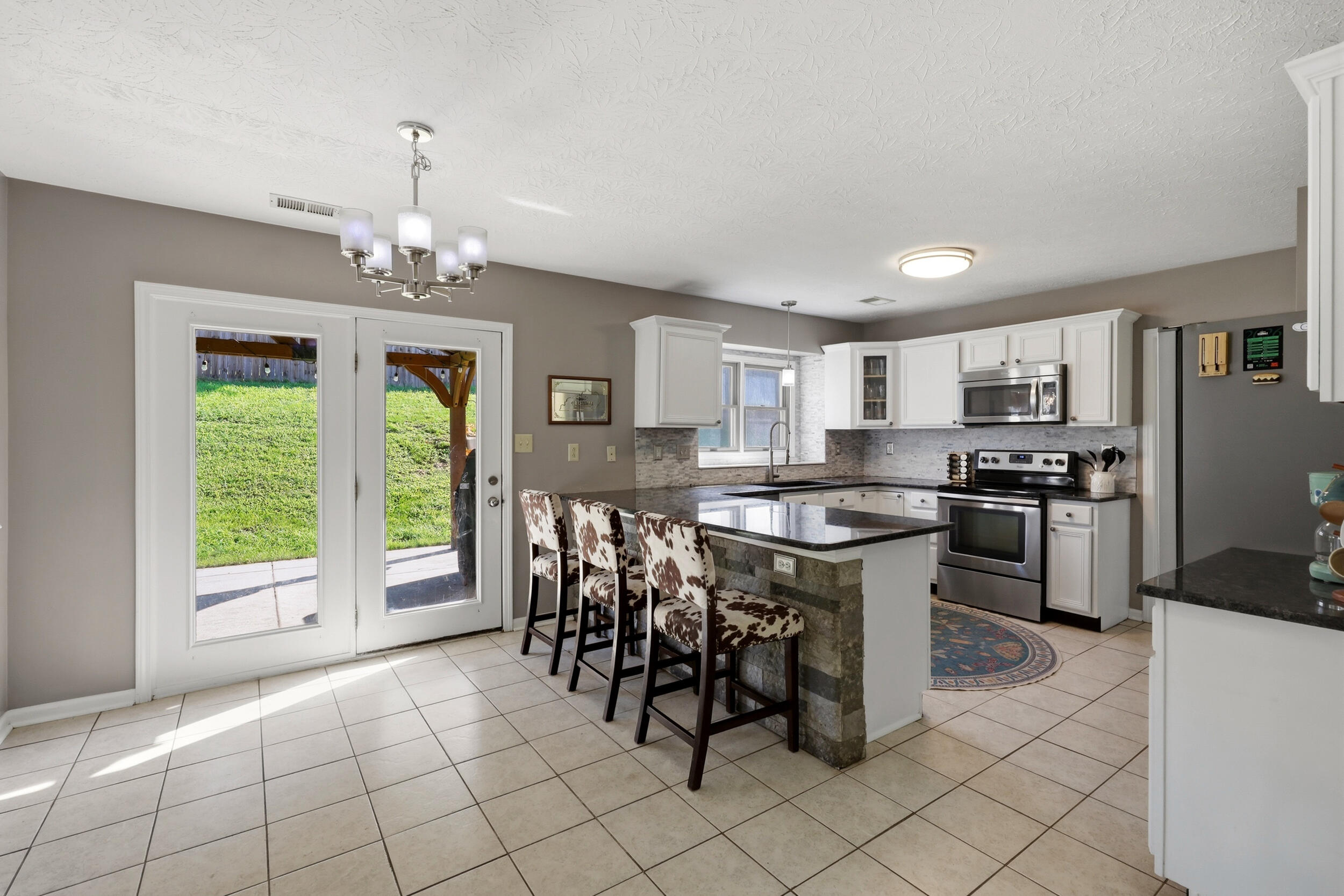 473 Amberley Drive Property Photo 13