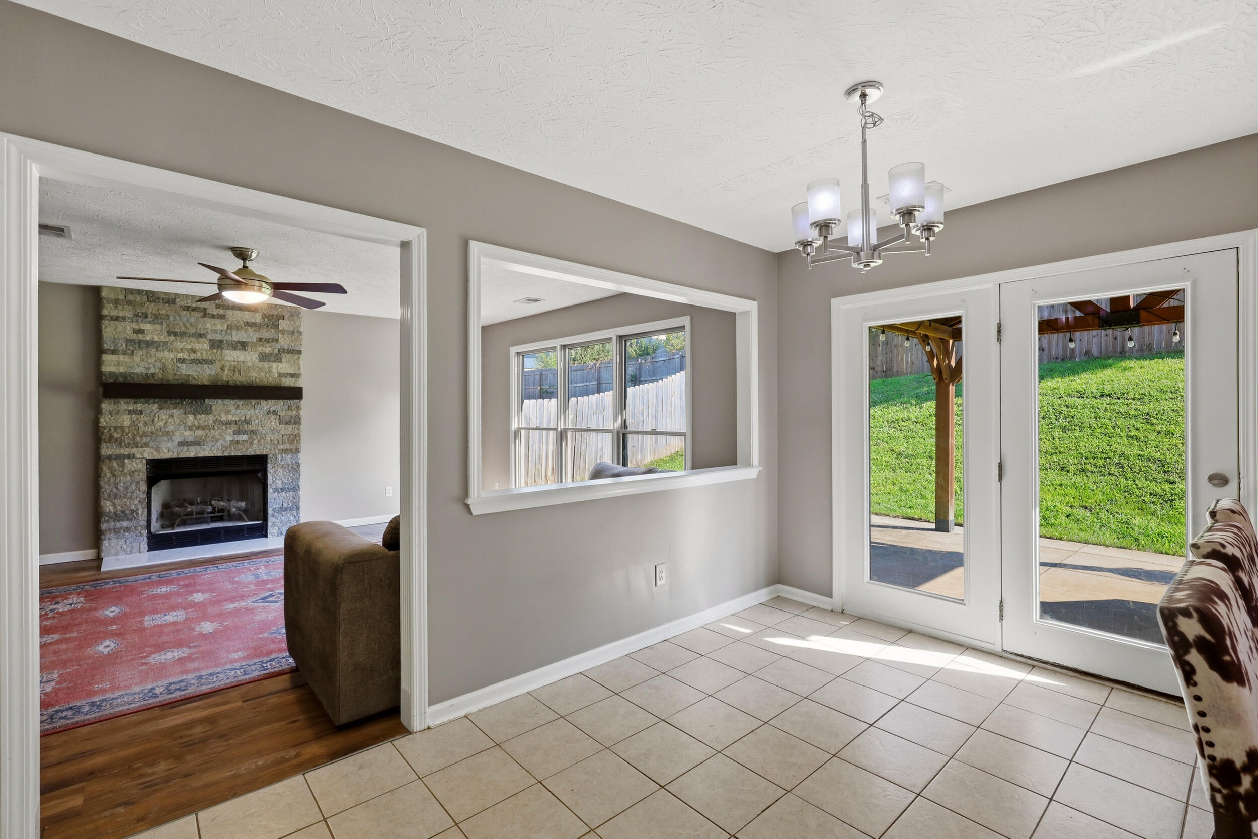473 Amberley Drive Property Photo 14