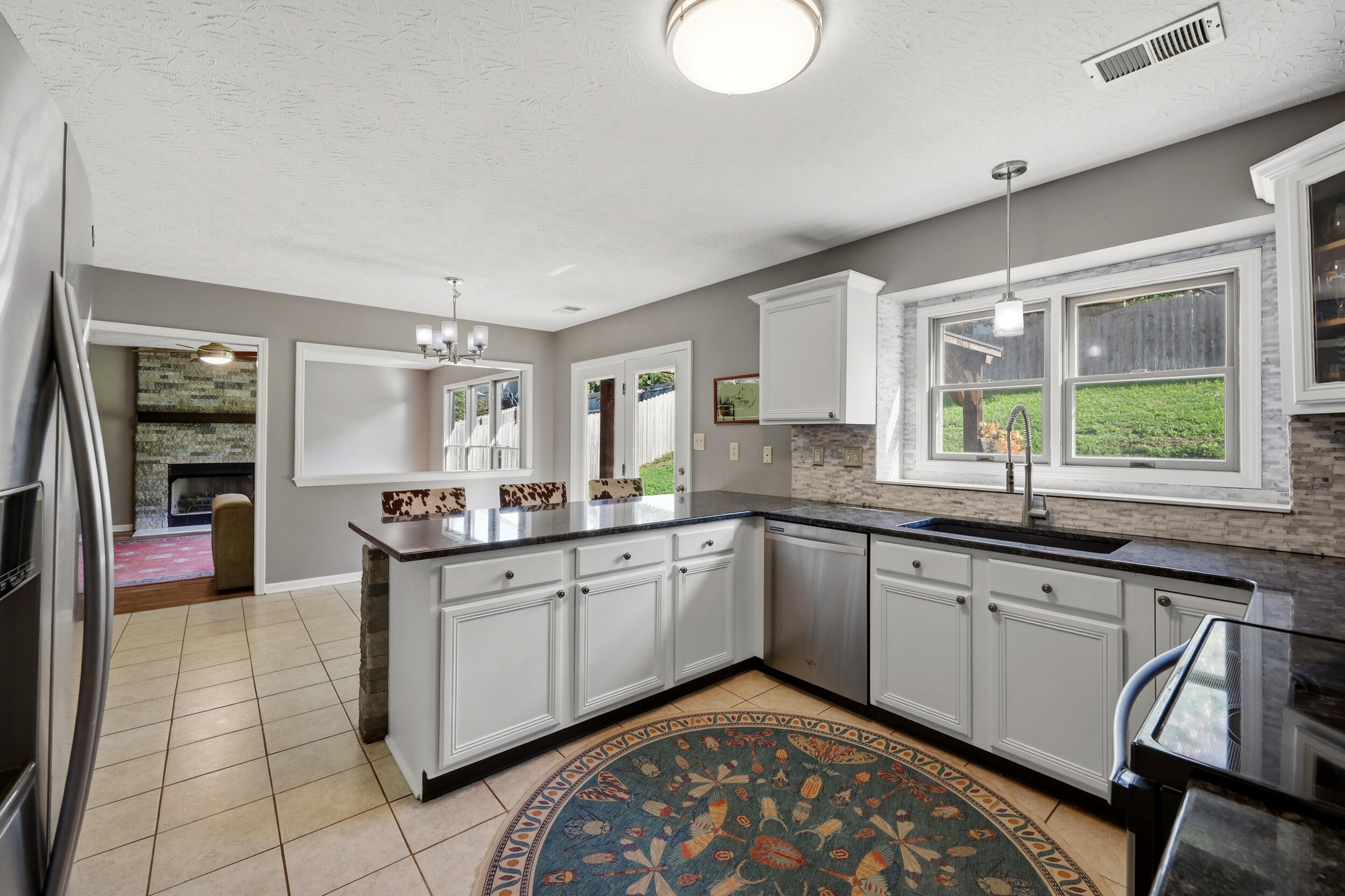 473 Amberley Drive Property Photo 17