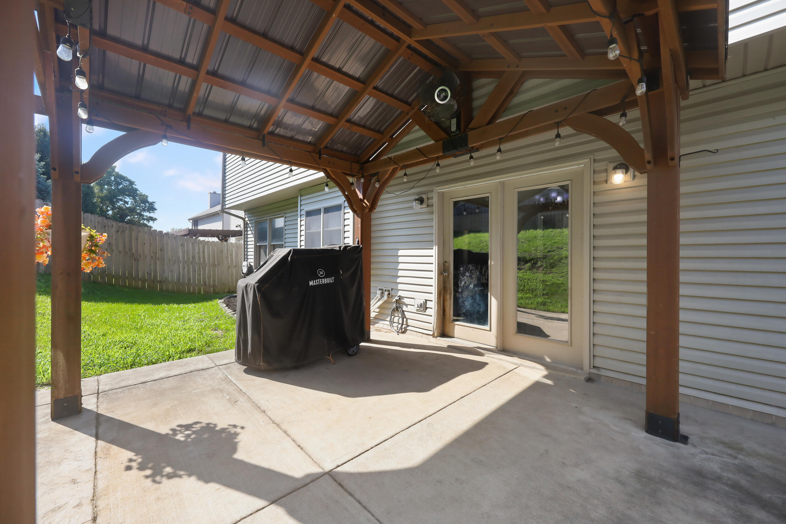 473 Amberley Drive Property Photo 44