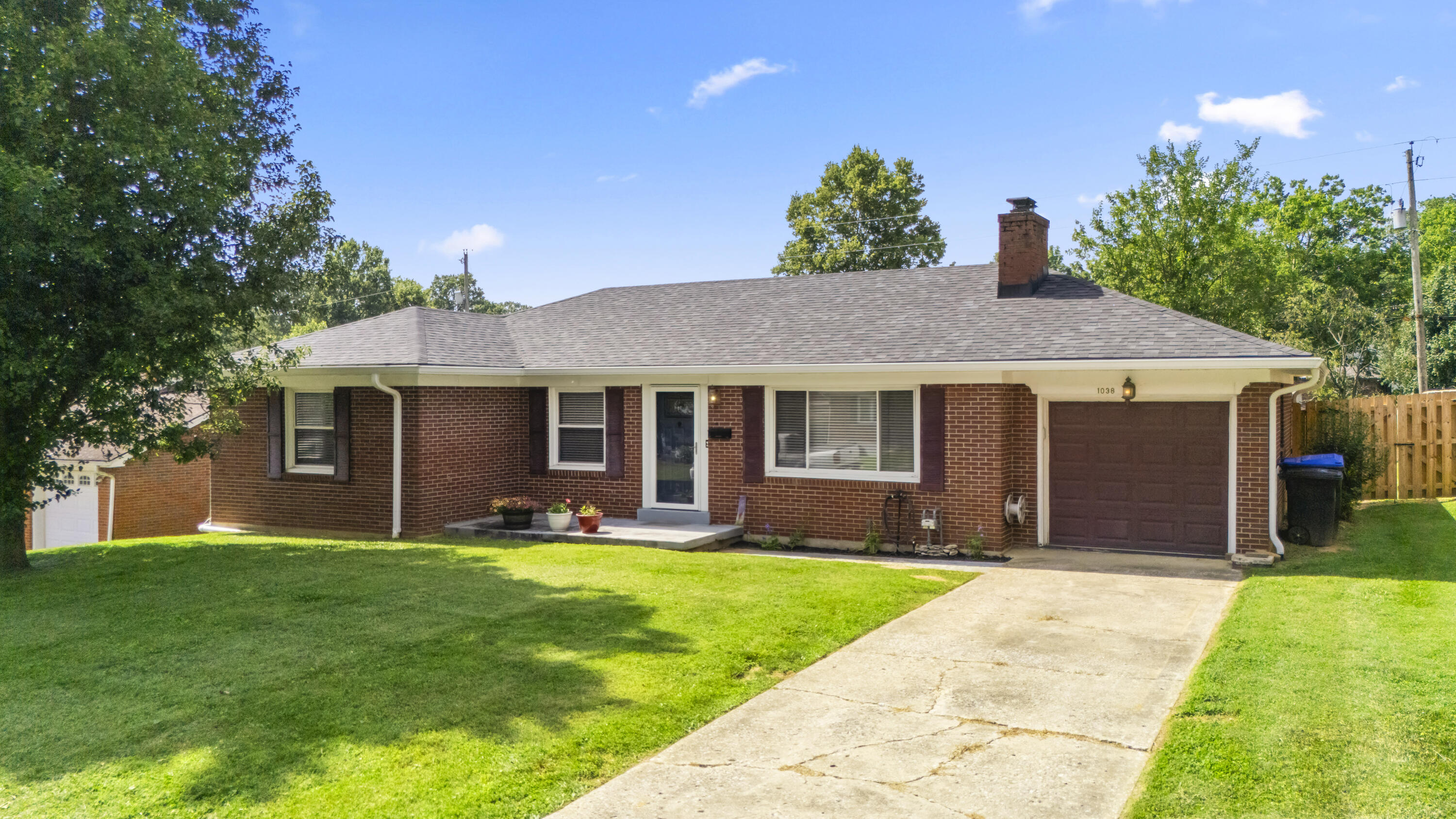 1038 Sioux Trail Property Photo 2