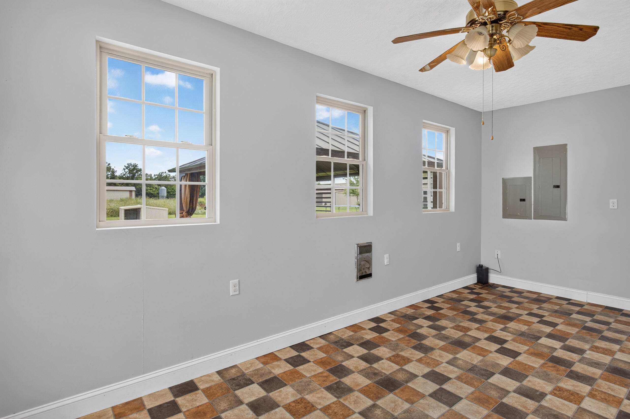 1408 Ky-80 Property Photo 44
