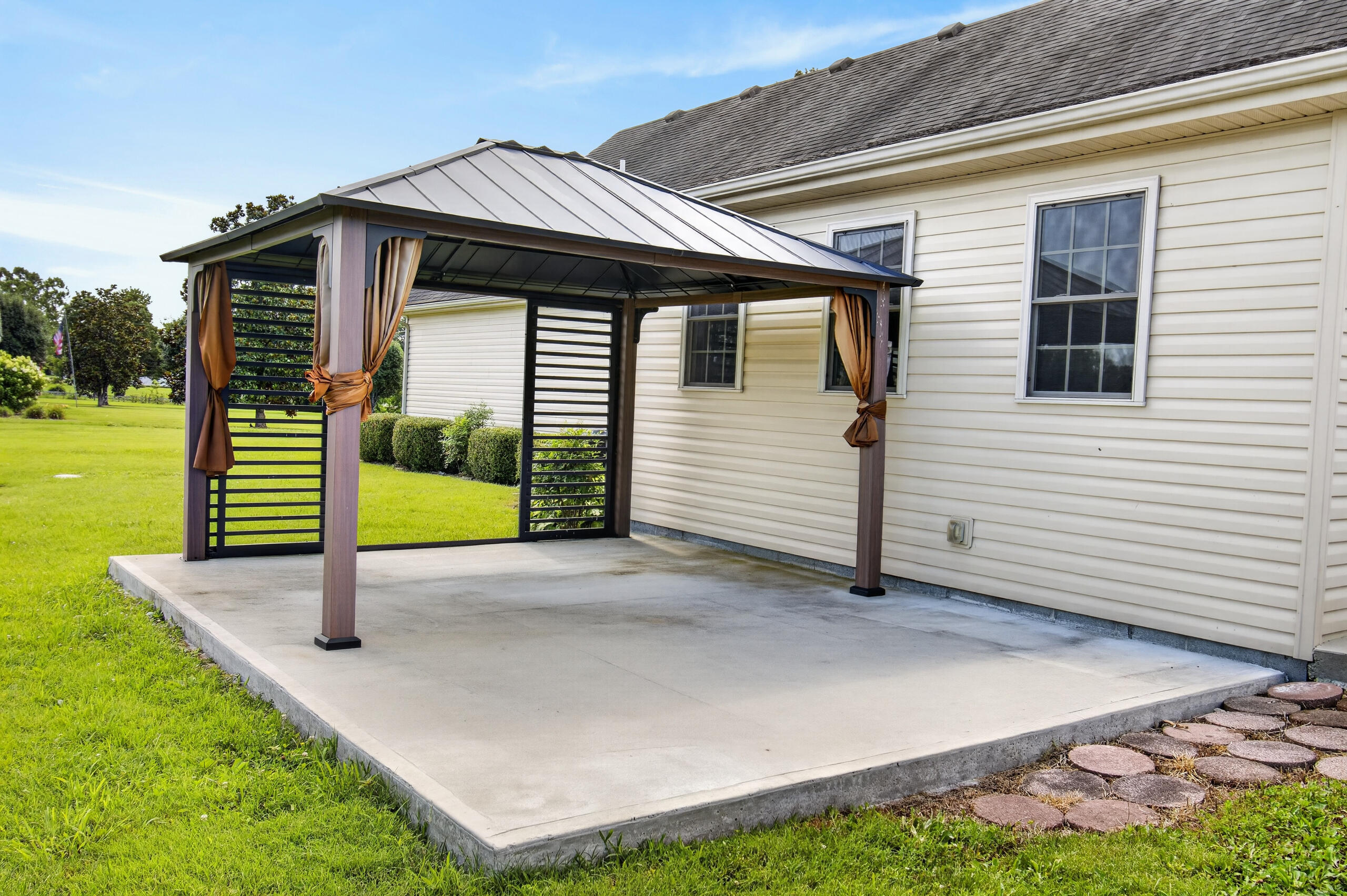 1408 Ky-80 Property Photo 53