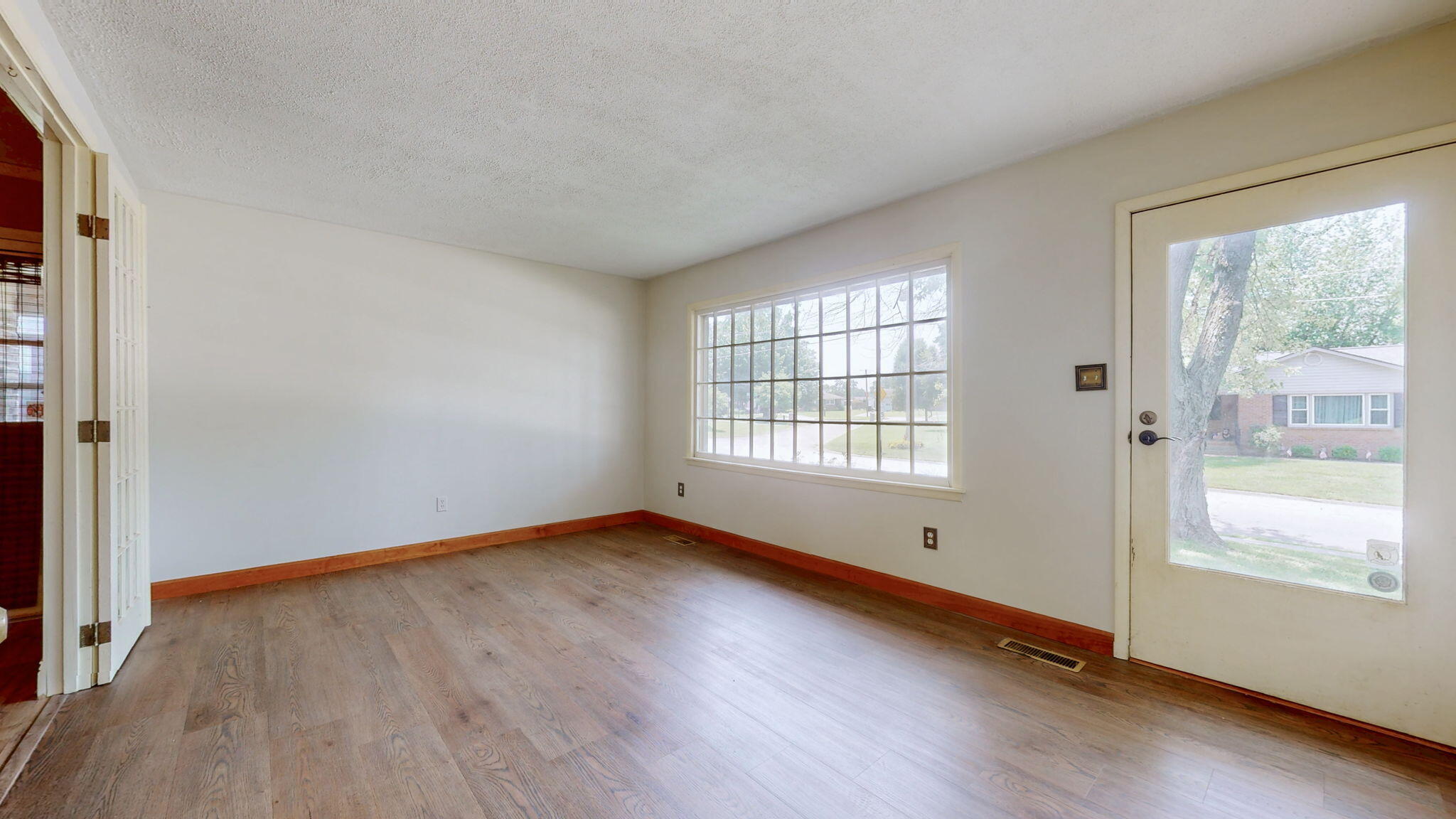 602 Holiday Park Drive Property Photo 6