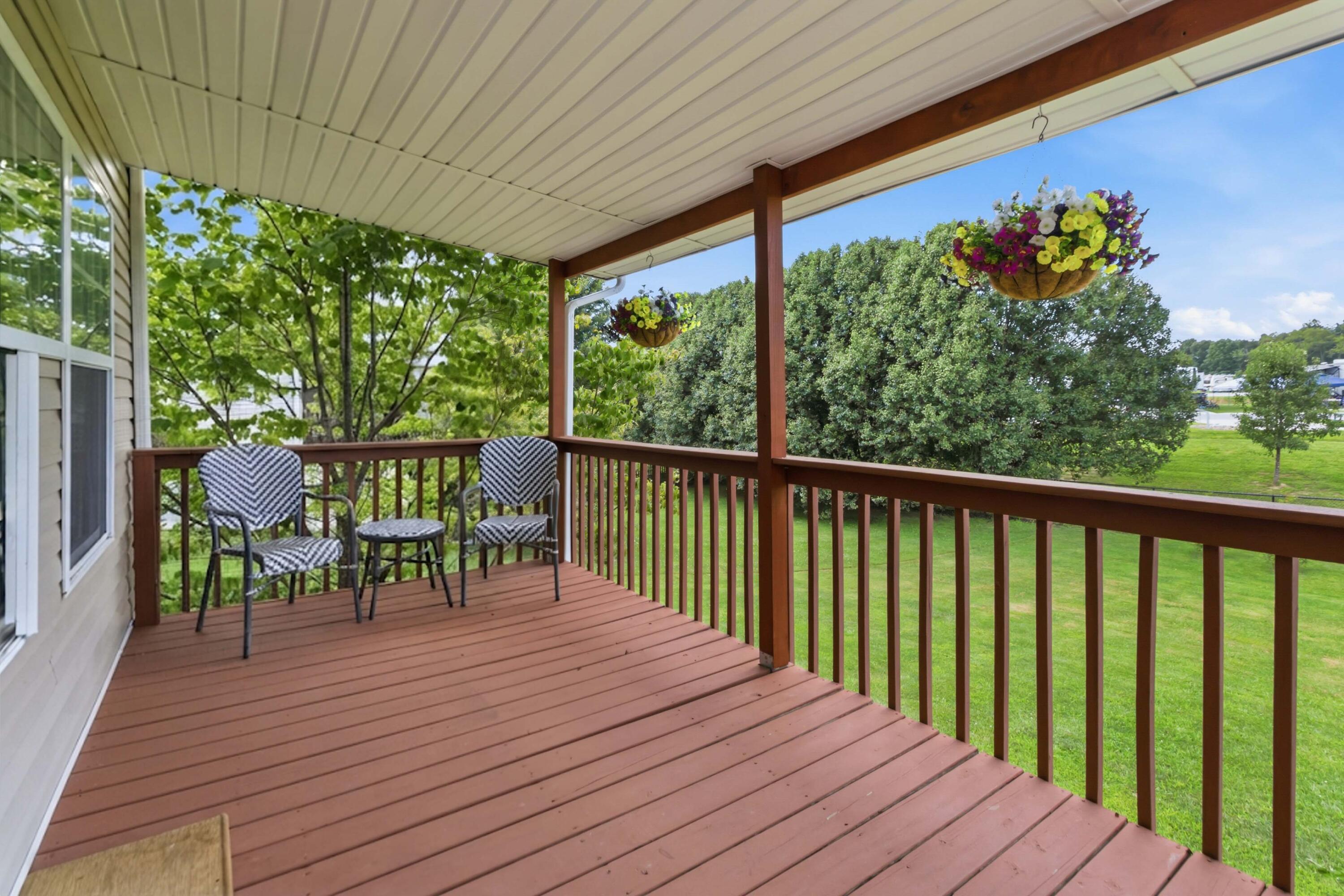 752 County Farm Road Property Photo 8