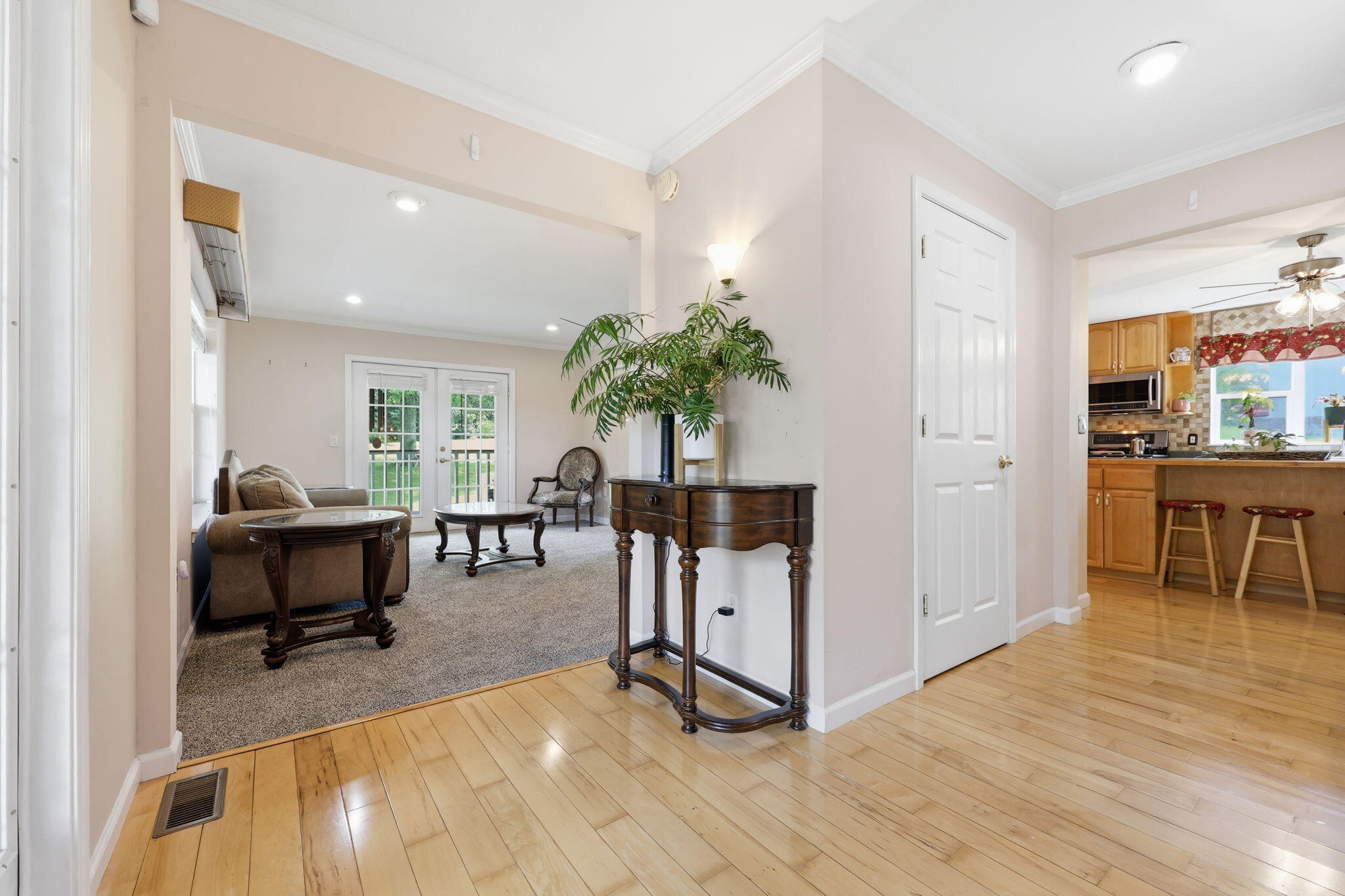 3826 Hickory Hill Drive Property Photo 8