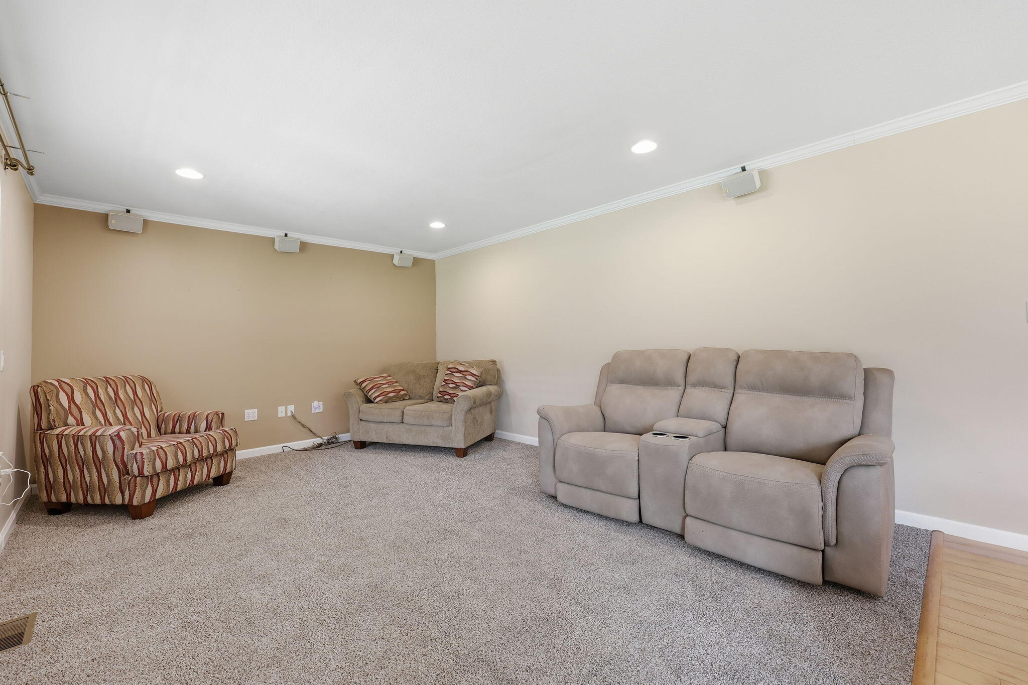 3826 Hickory Hill Drive Property Photo 27