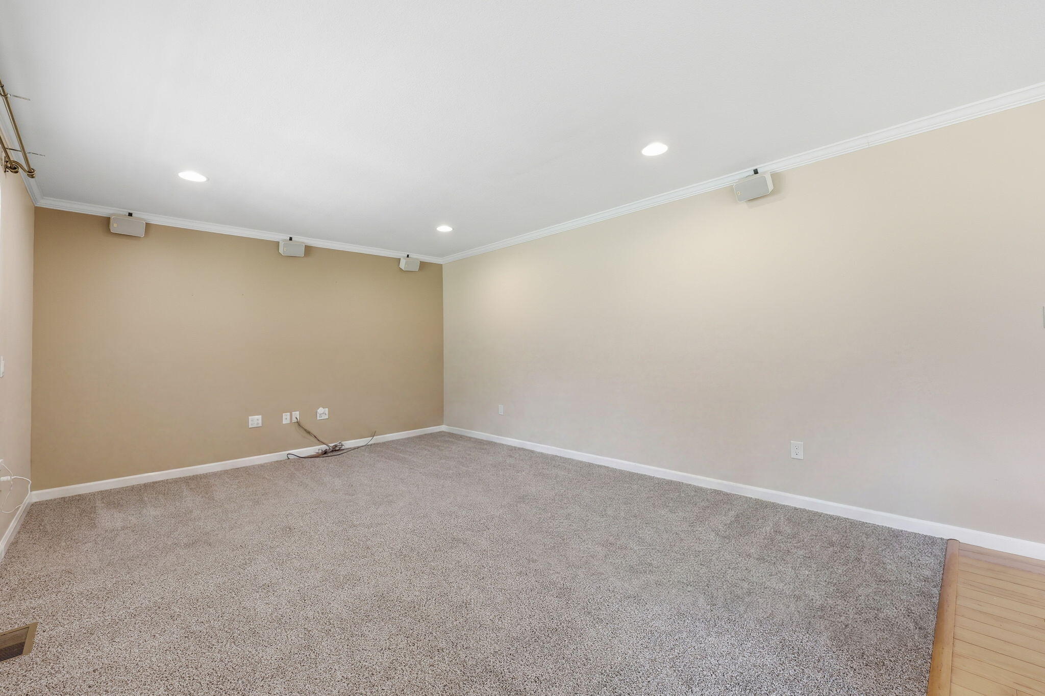 3826 Hickory Hill Drive Property Photo 28