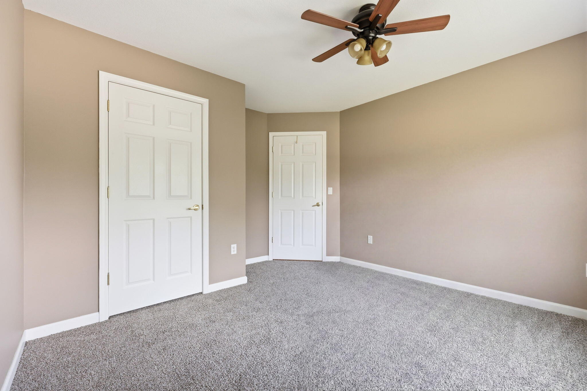 3826 Hickory Hill Drive Property Photo 44