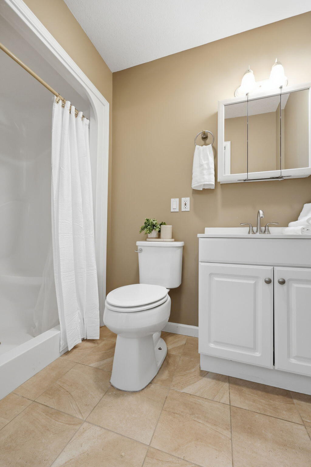 3826 Hickory Hill Drive Property Photo 46