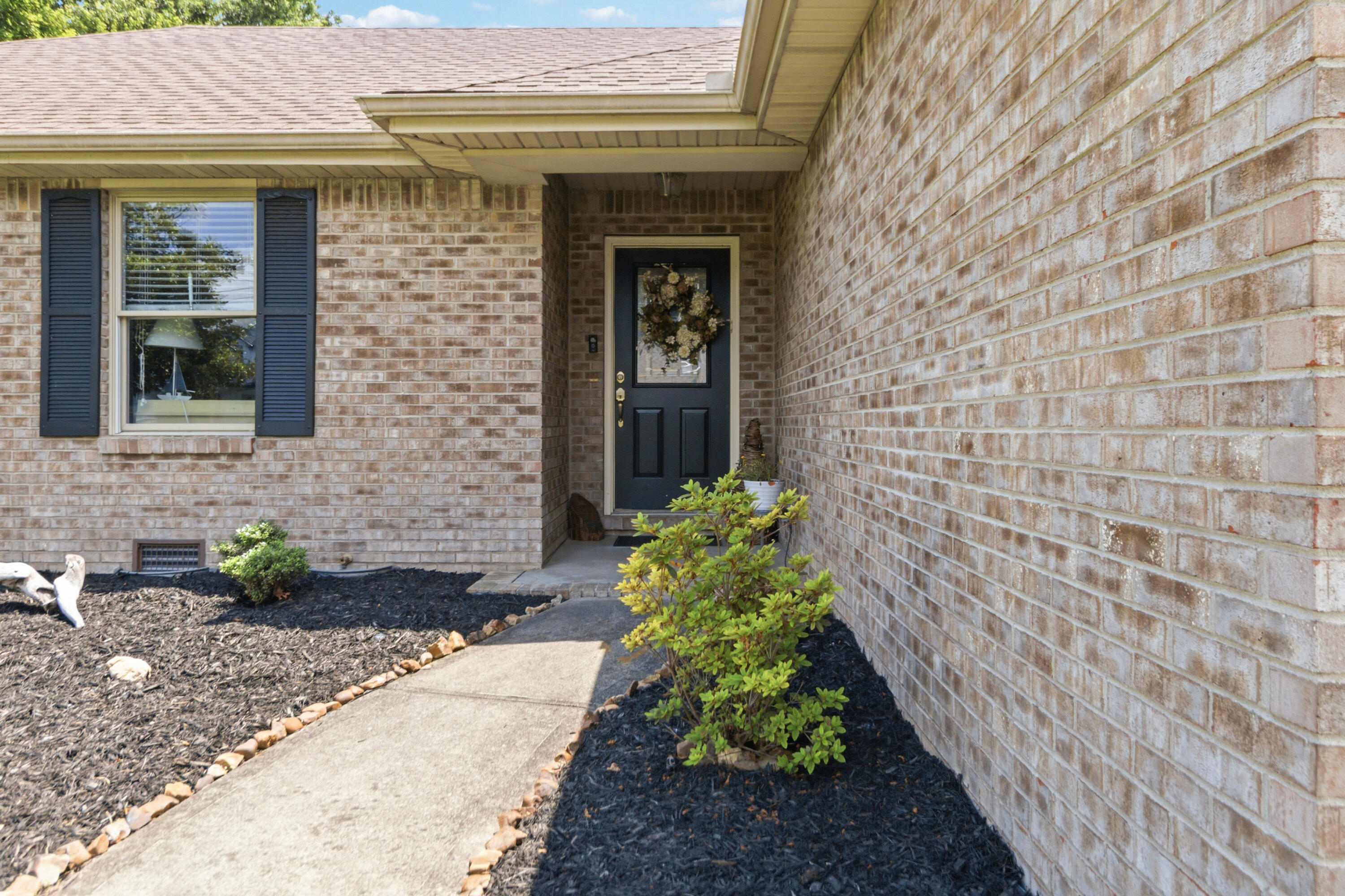 17 Enchanted Court Property Photo 3