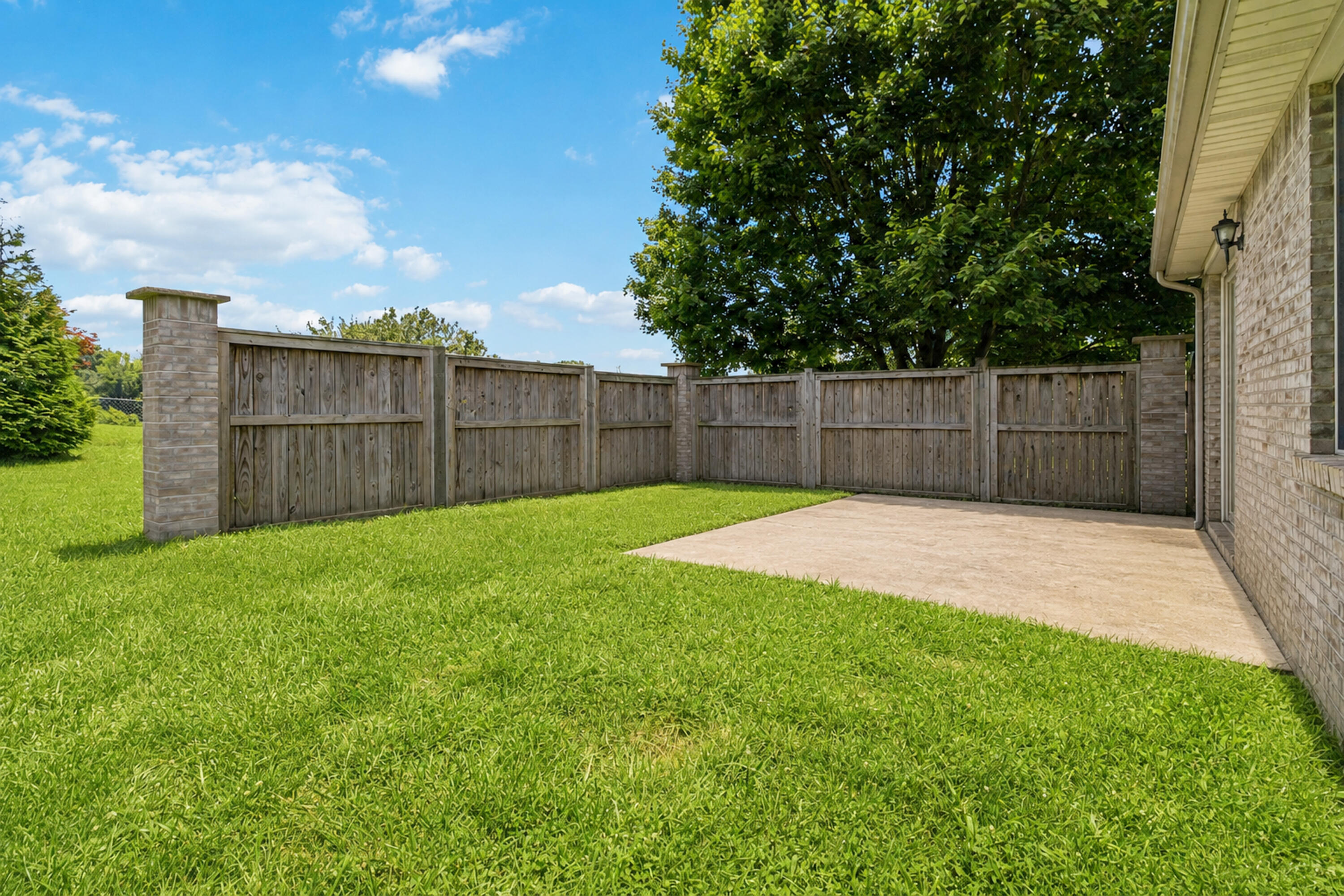 17 Enchanted Court Property Photo 32