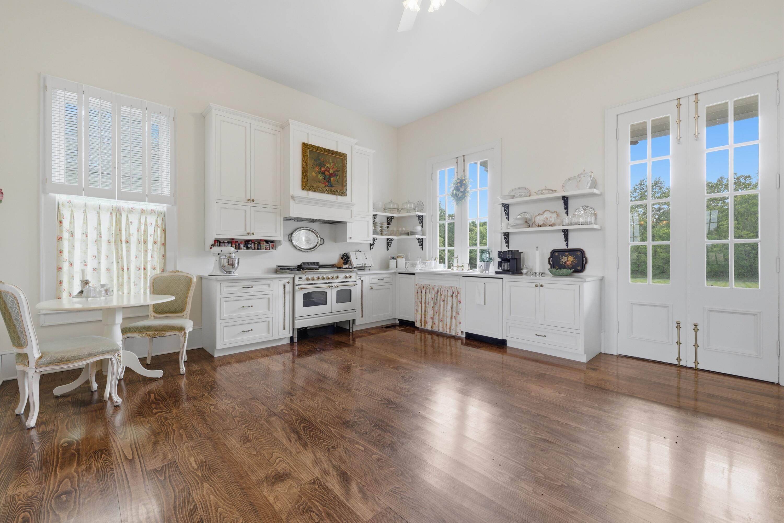 2500 Biggs Road Property Photo 27
