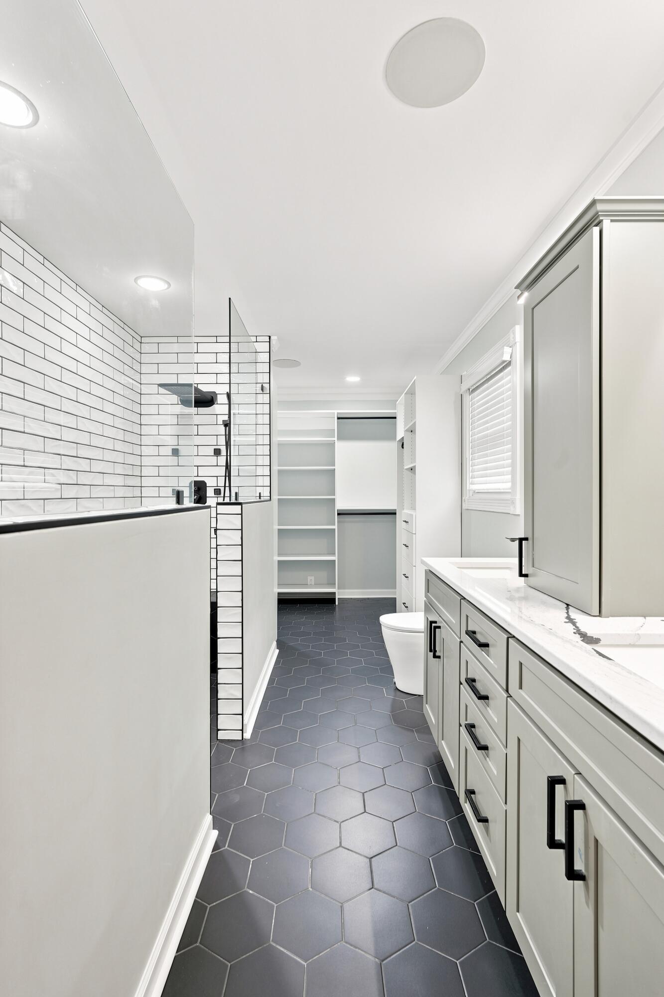350 Holmes Drive Property Photo 15